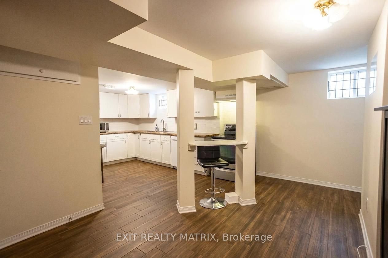 552 Dunbrack Street Property Photo 28