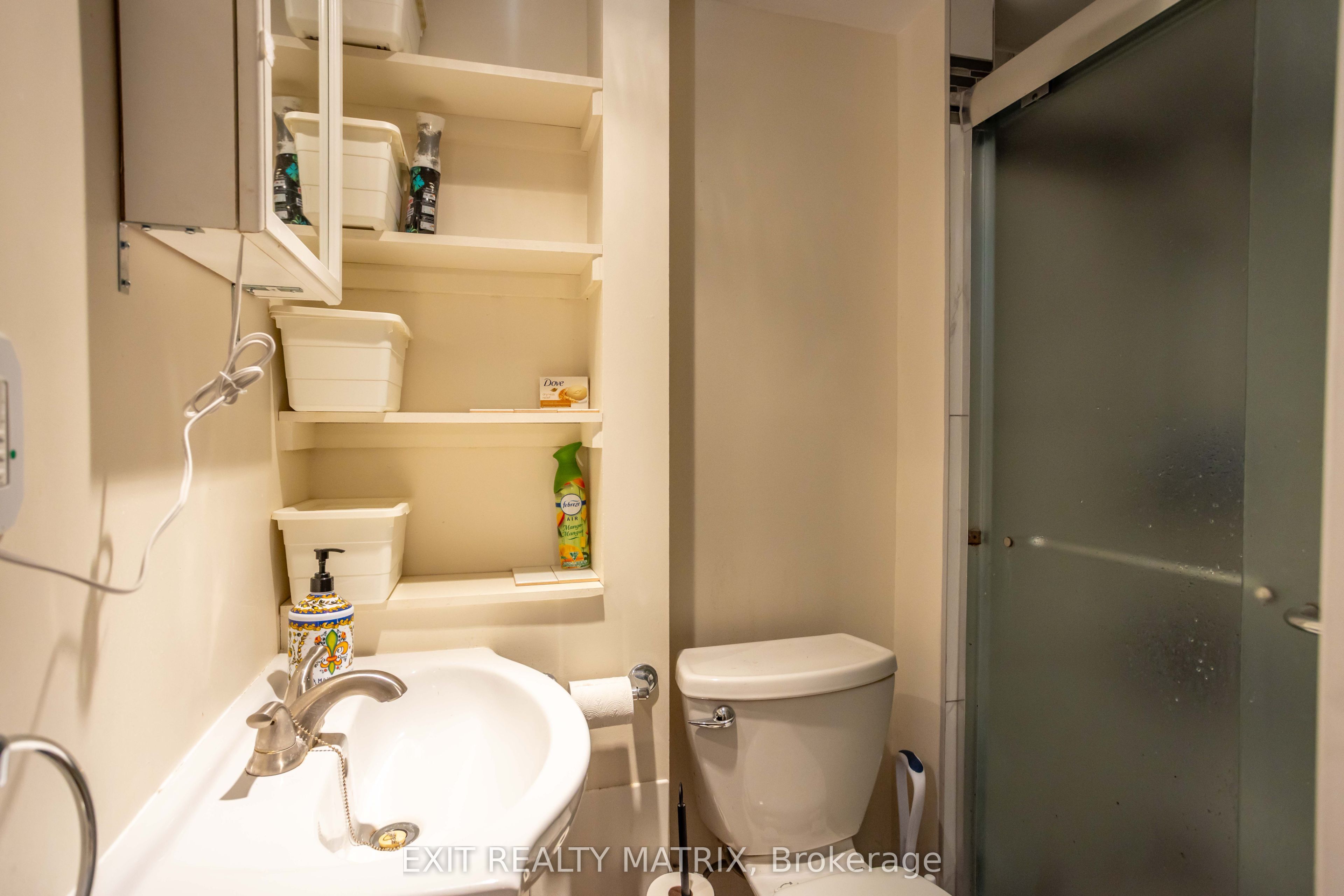 552 Dunbrack Street Property Photo 32
