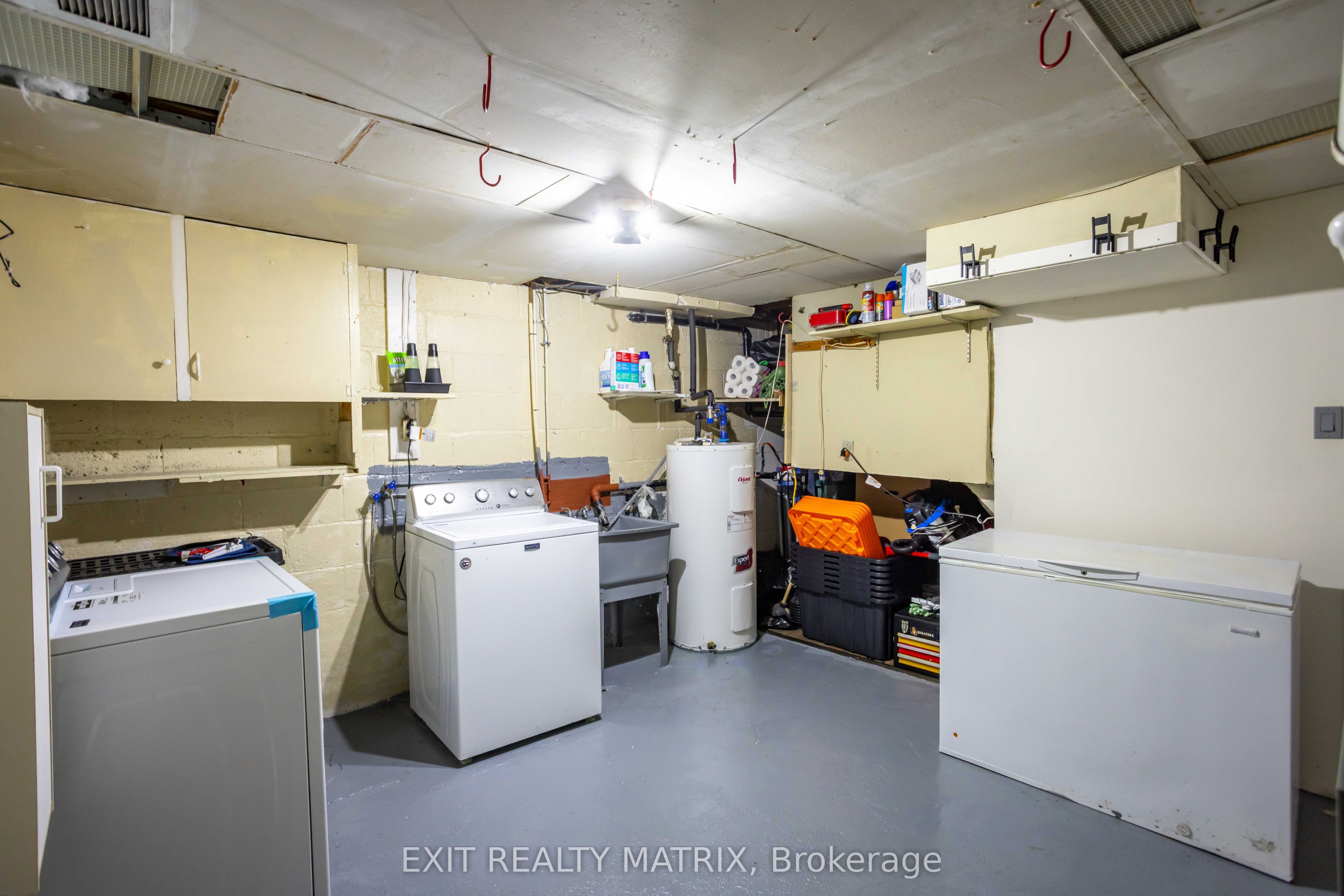 552 Dunbrack Street Property Photo 34