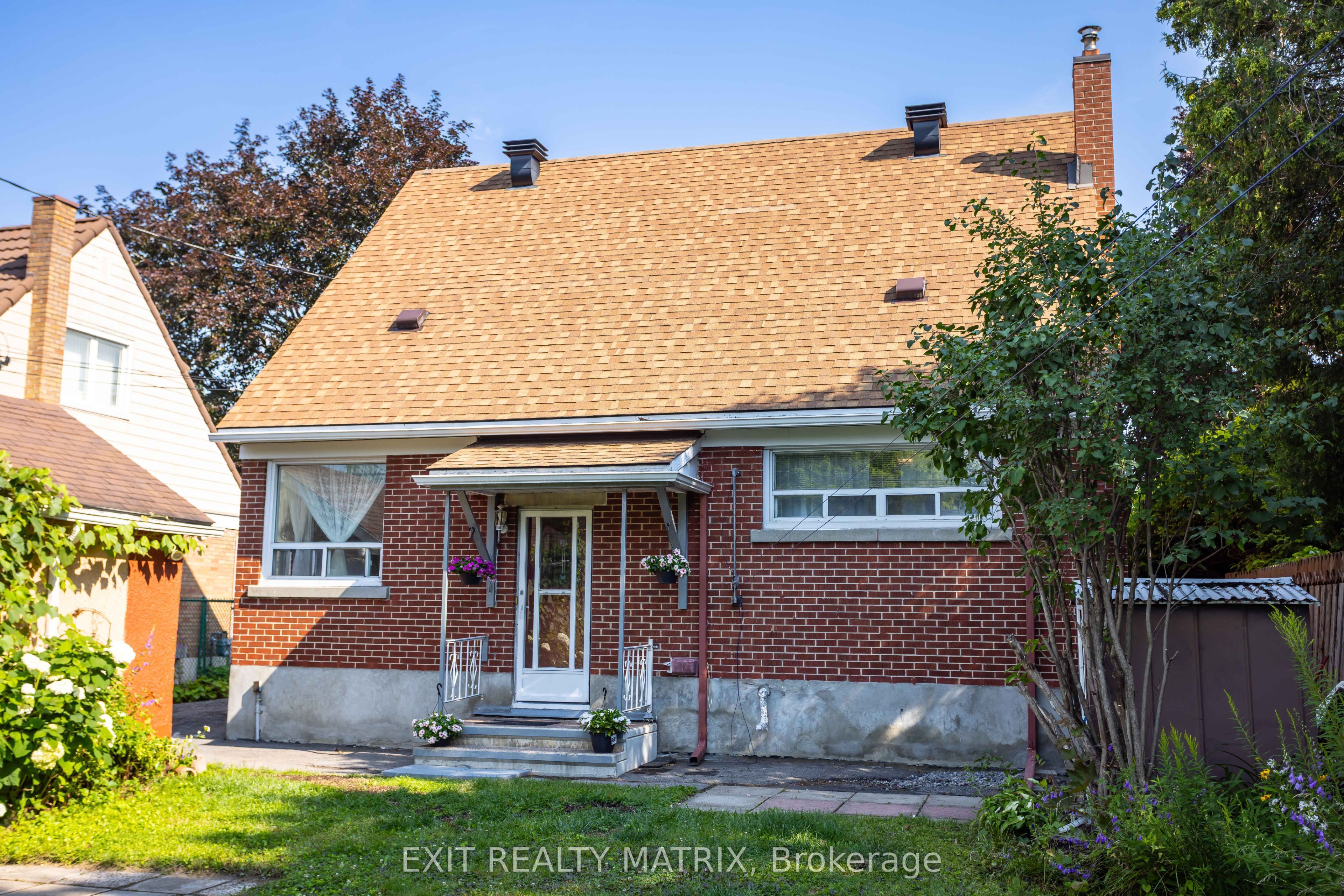 552 Dunbrack Street Property Photo 36