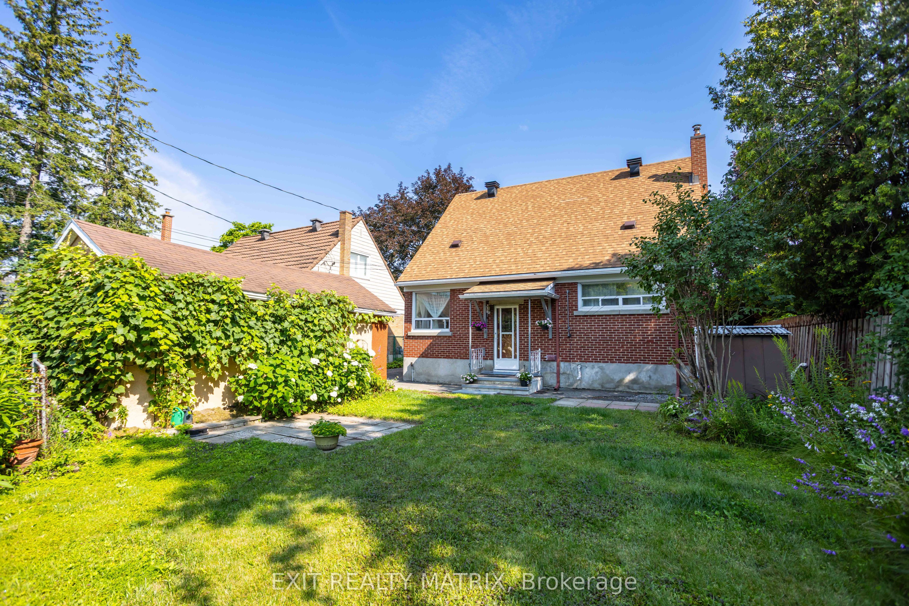 552 Dunbrack Street Property Photo 37