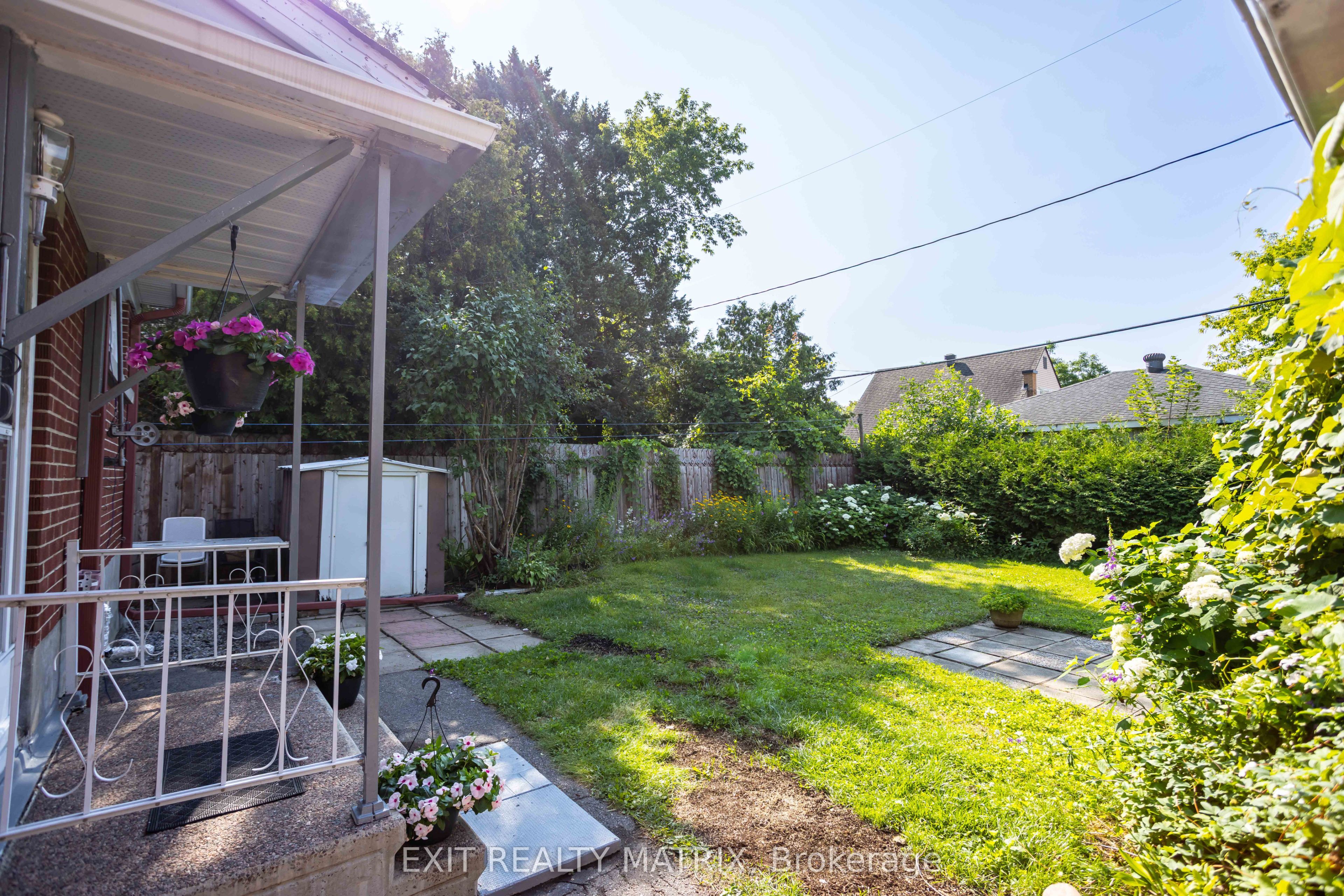 552 Dunbrack Street Property Photo 38