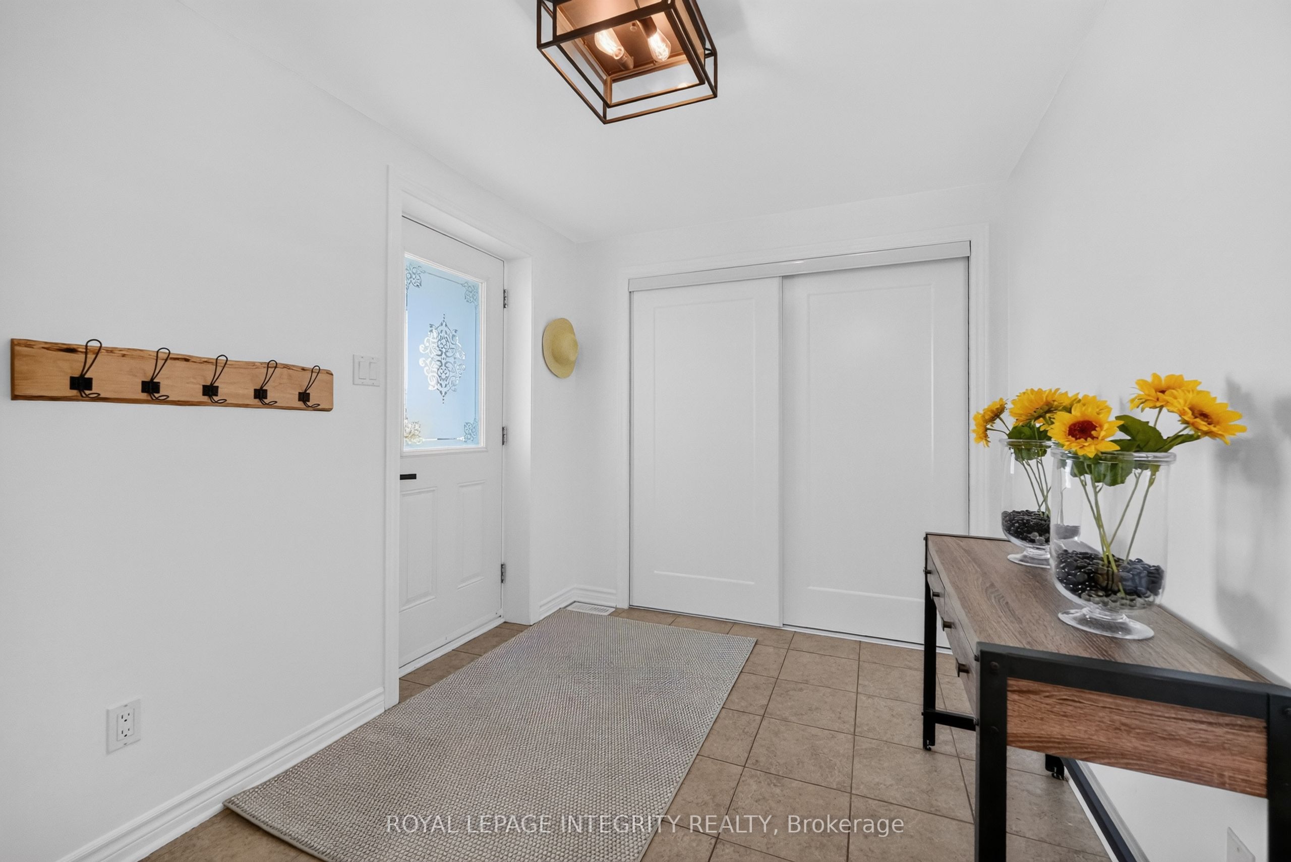 1954 Farisita Drive Property Photo 6