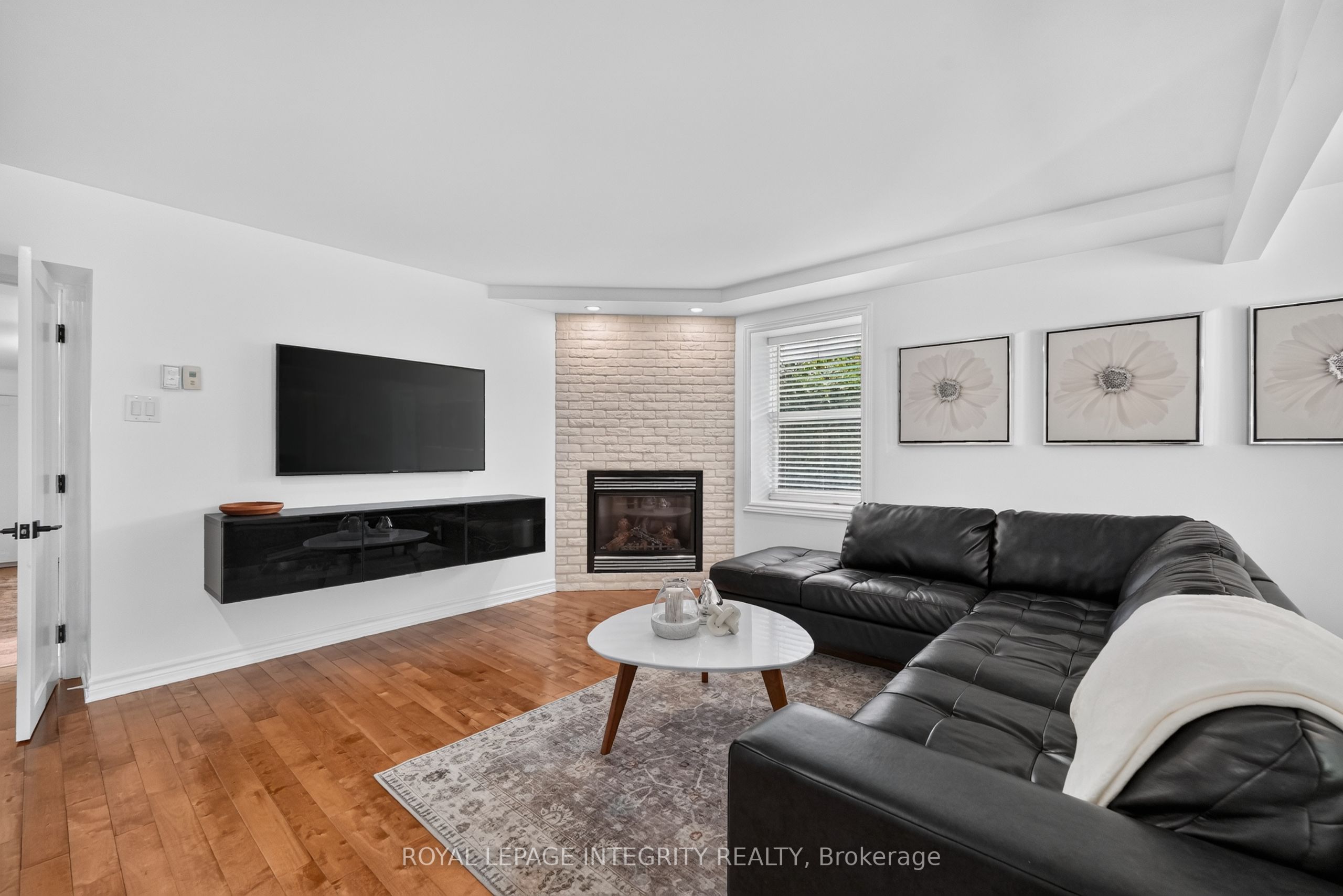 1954 Farisita Drive Property Photo 16