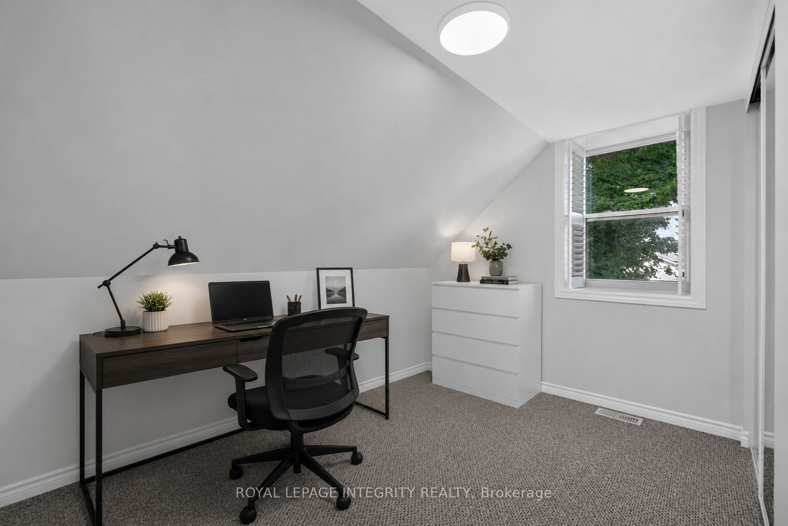 1954 Farisita Drive Property Photo 28