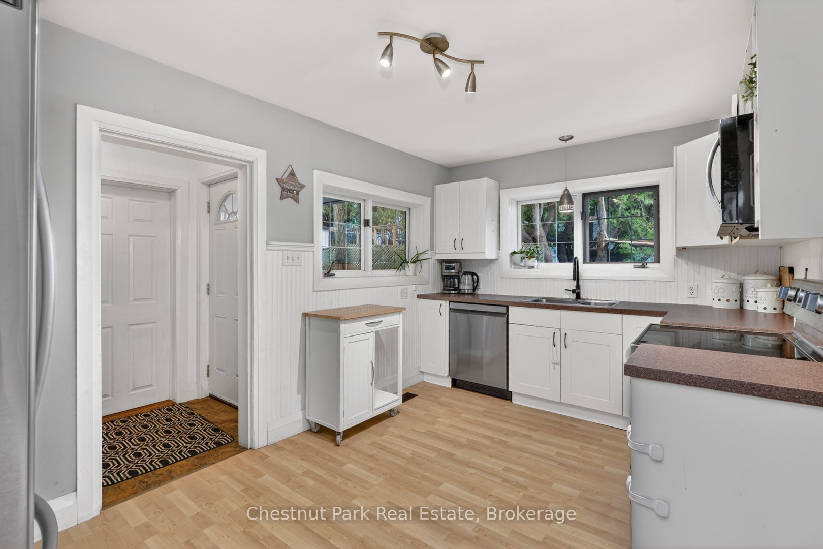 3 Cora Street E Property Photo 4