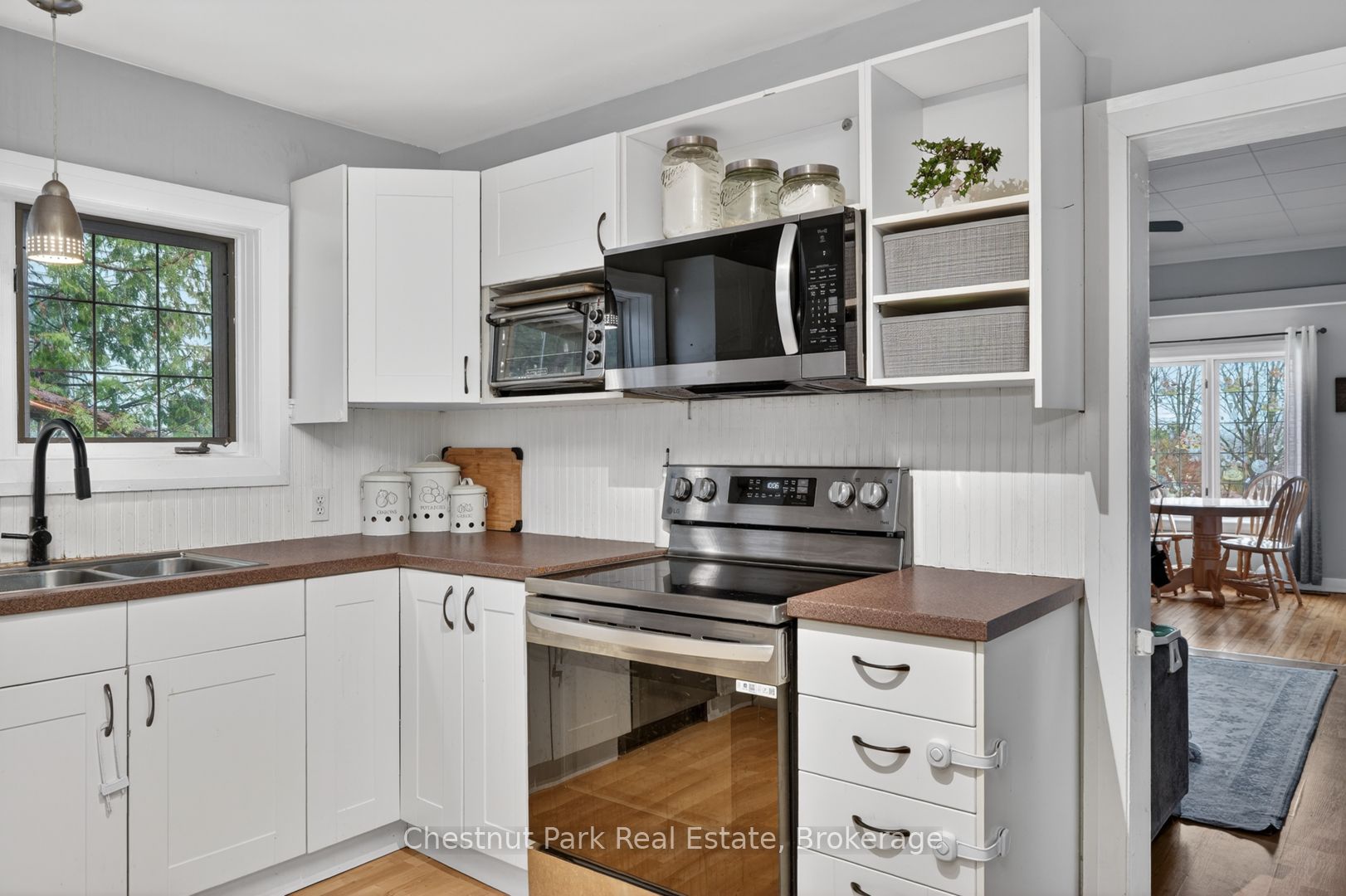 3 Cora Street E Property Photo 6