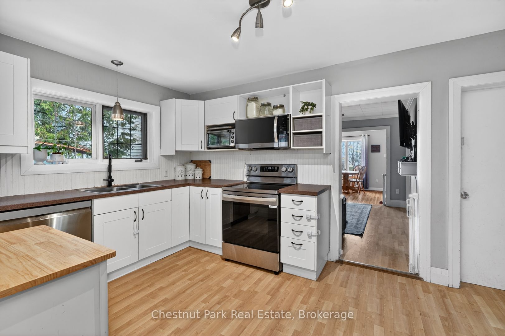 3 Cora Street E Property Photo 7