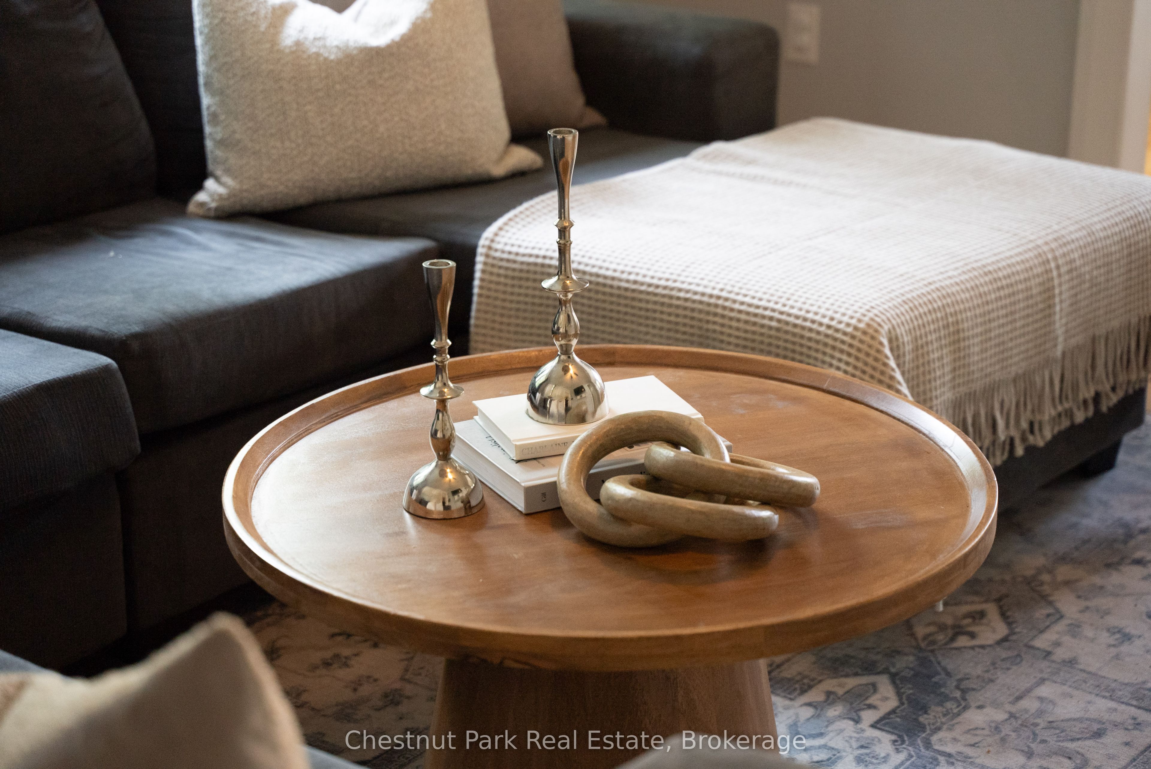 3 Cora Street E Property Photo 9