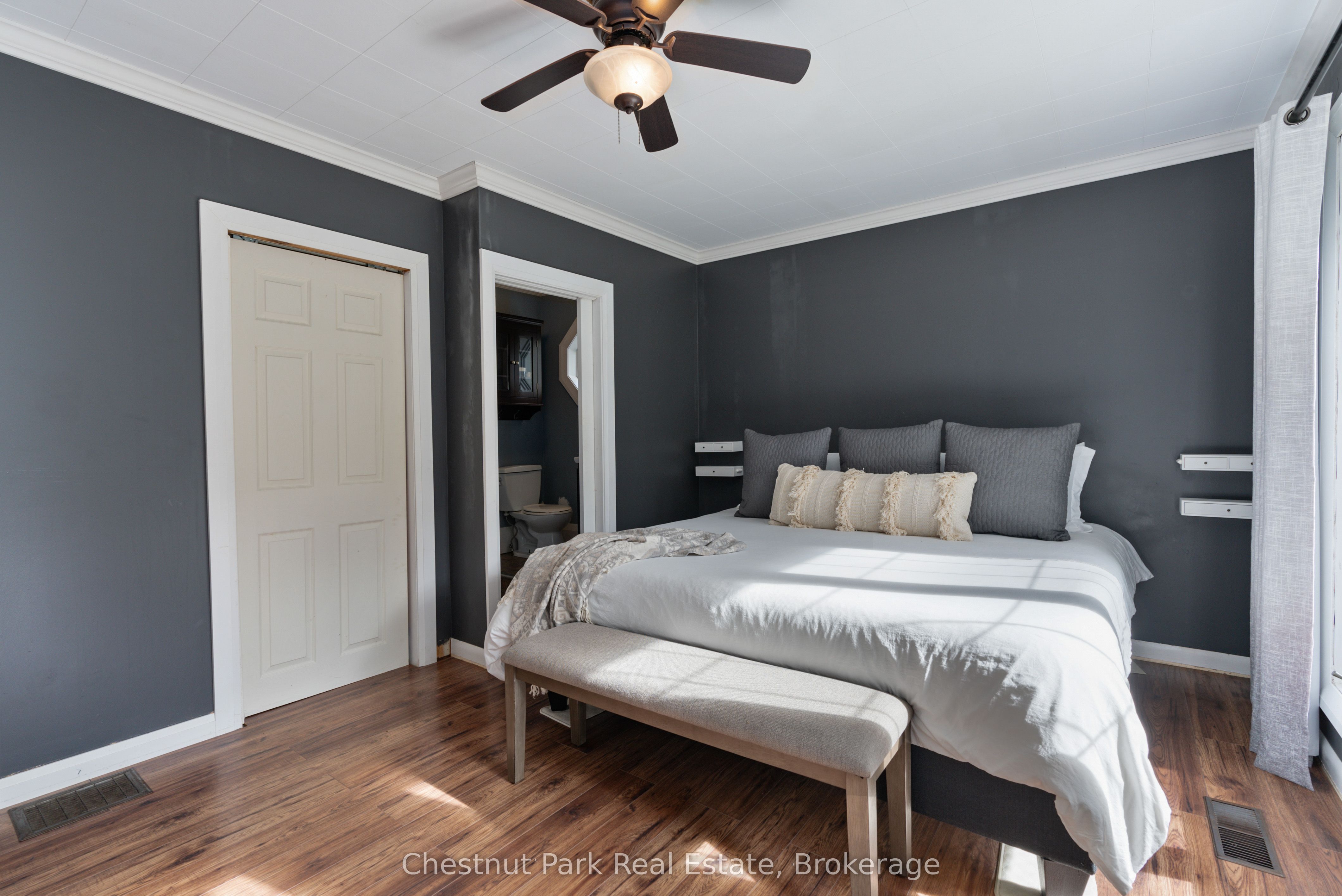 3 Cora Street E Property Photo 14