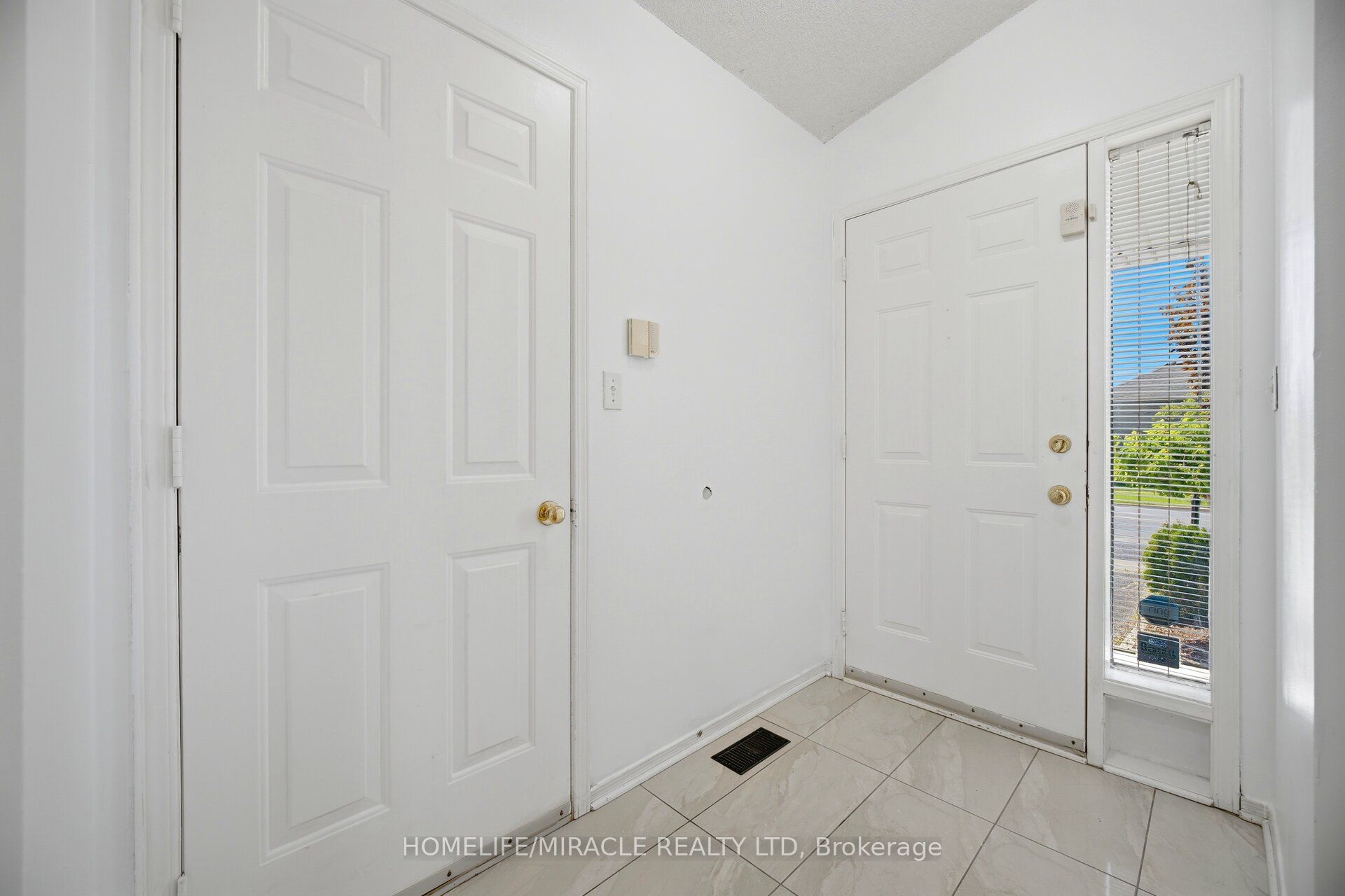 196 First St Louth Property Photo 7