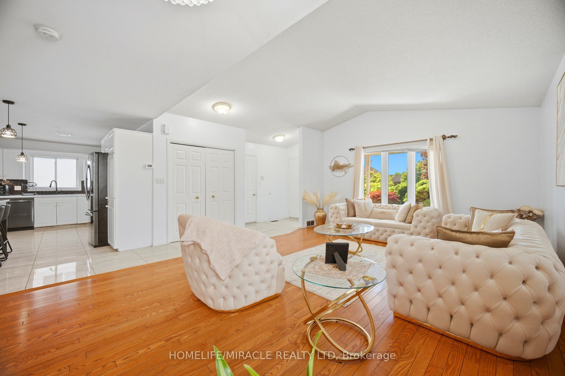 196 First St Louth Property Photo 8