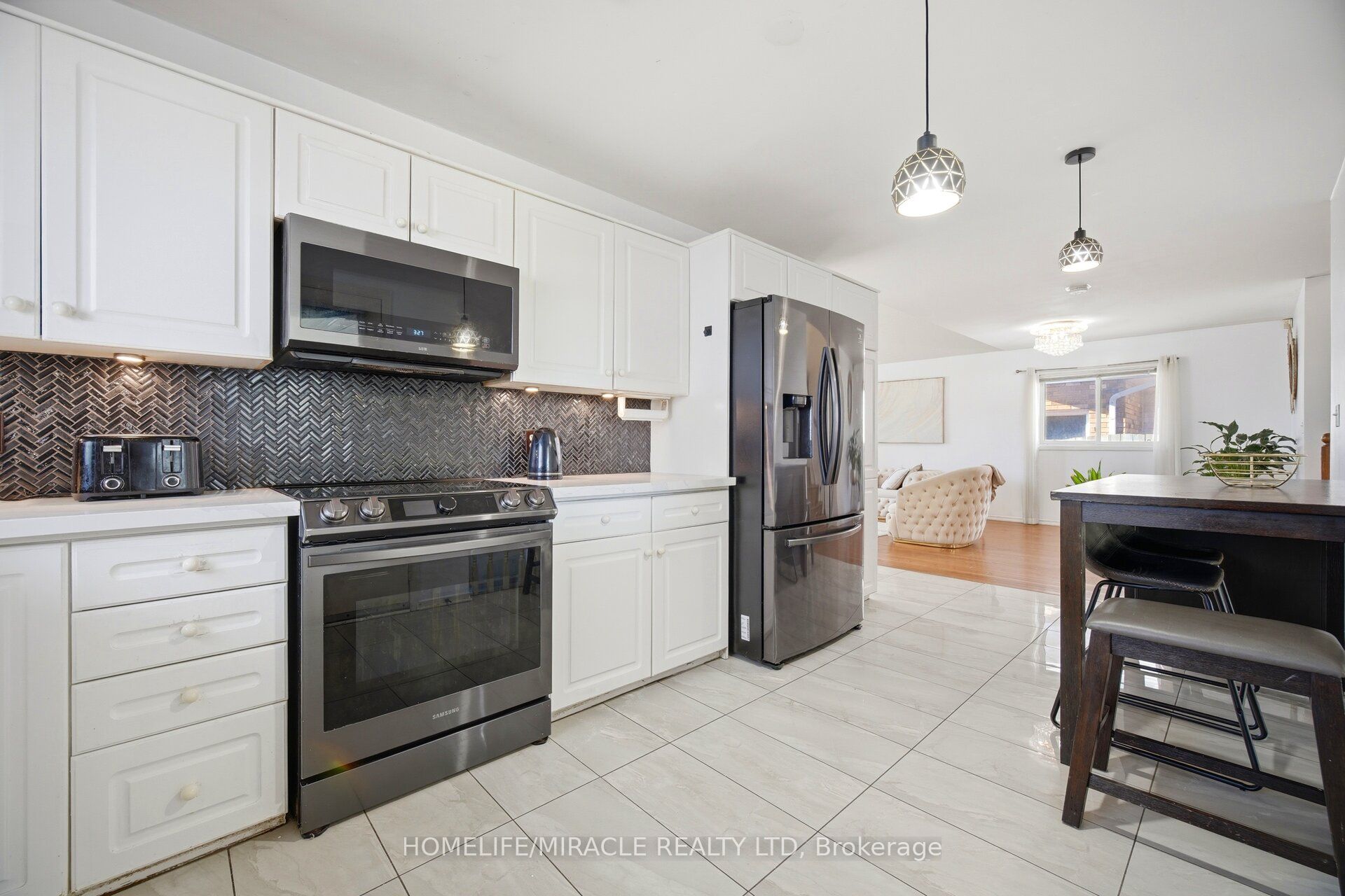 196 First St Louth Property Photo 14