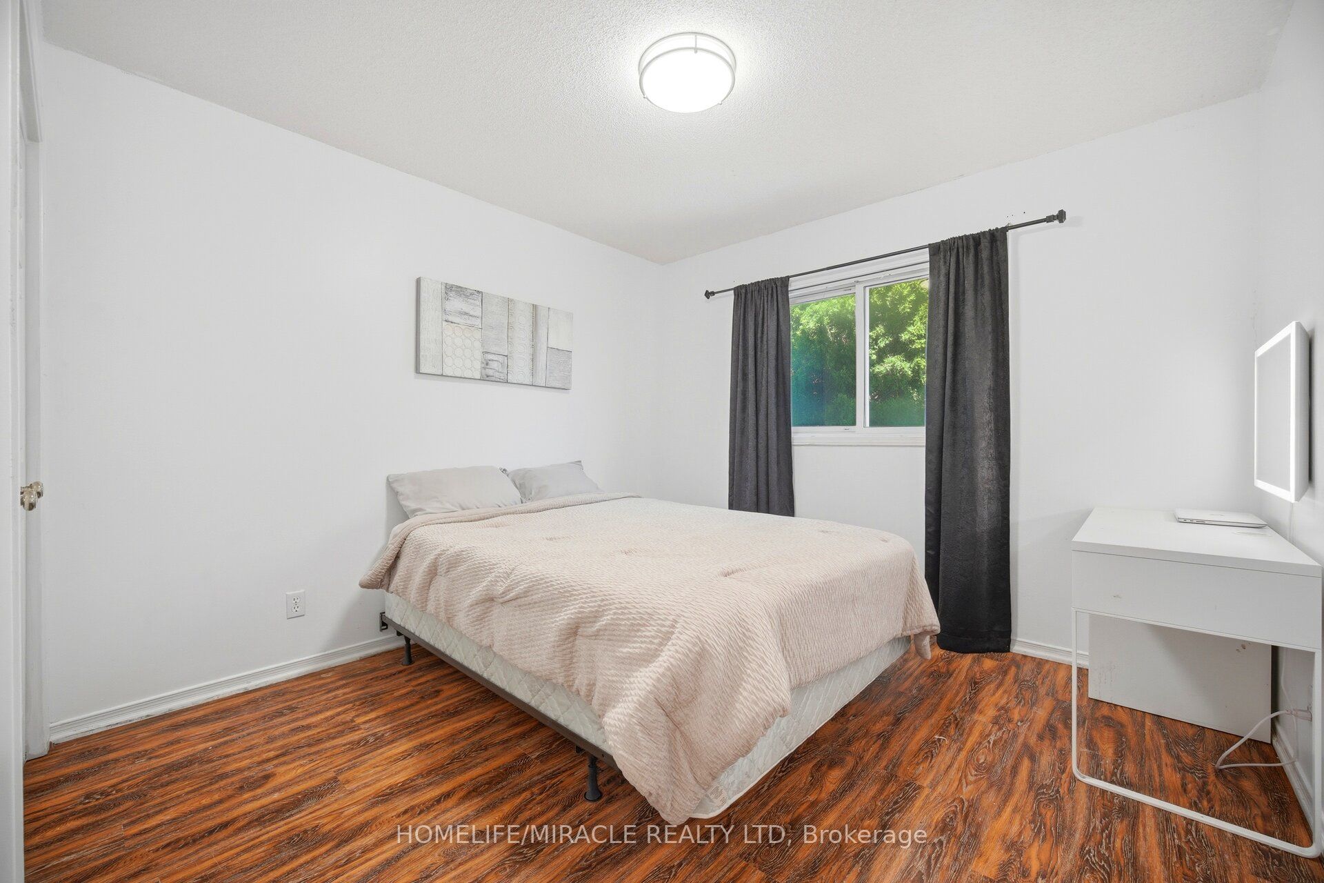 196 First St Louth Property Photo 23