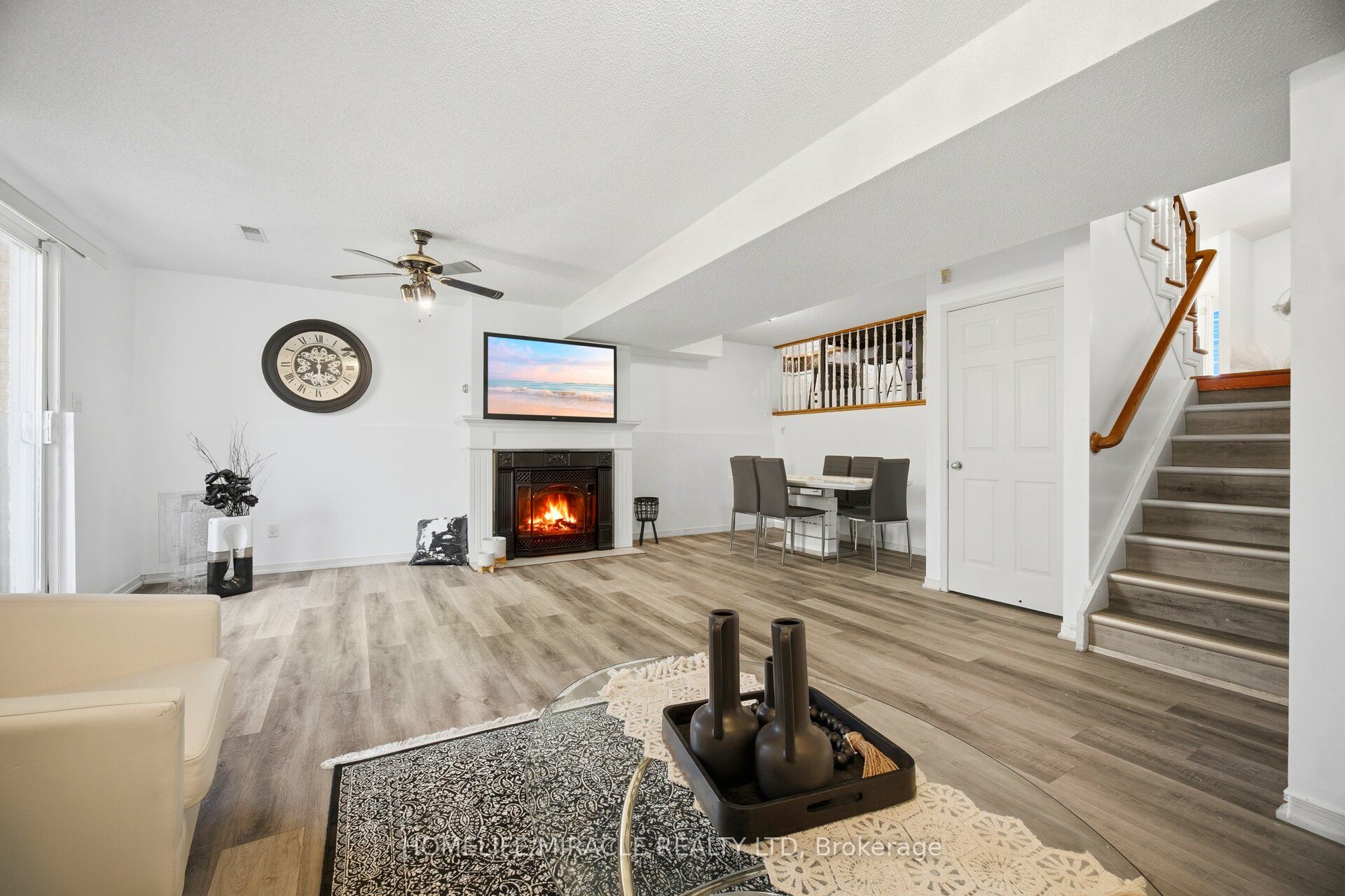 196 First St Louth Property Photo 33