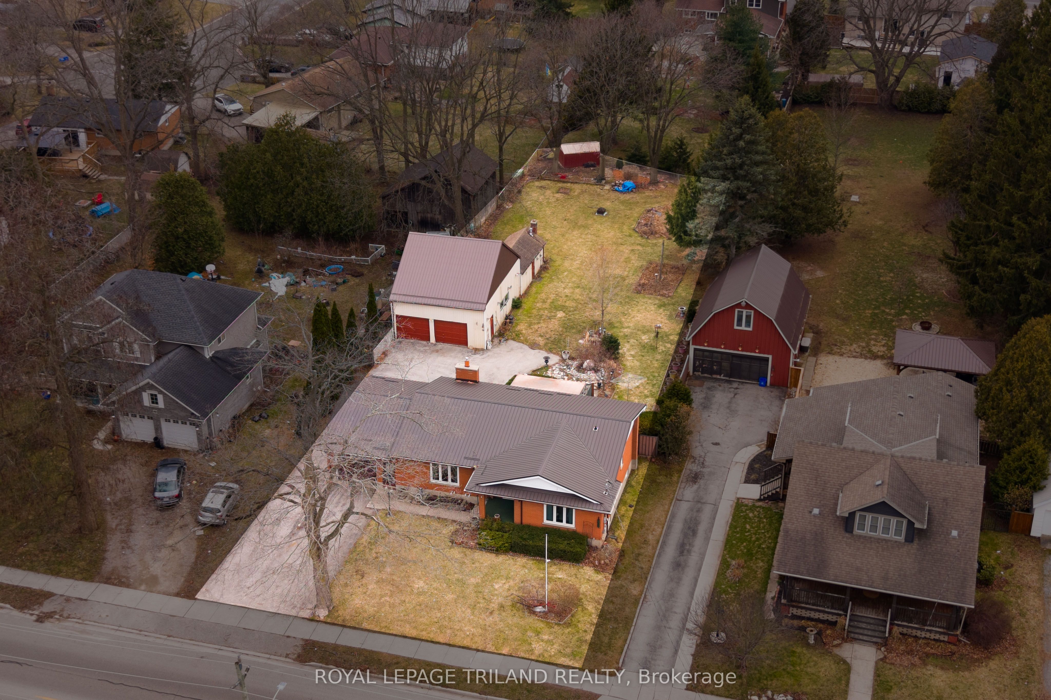 308 John Street S Property Photo 1
