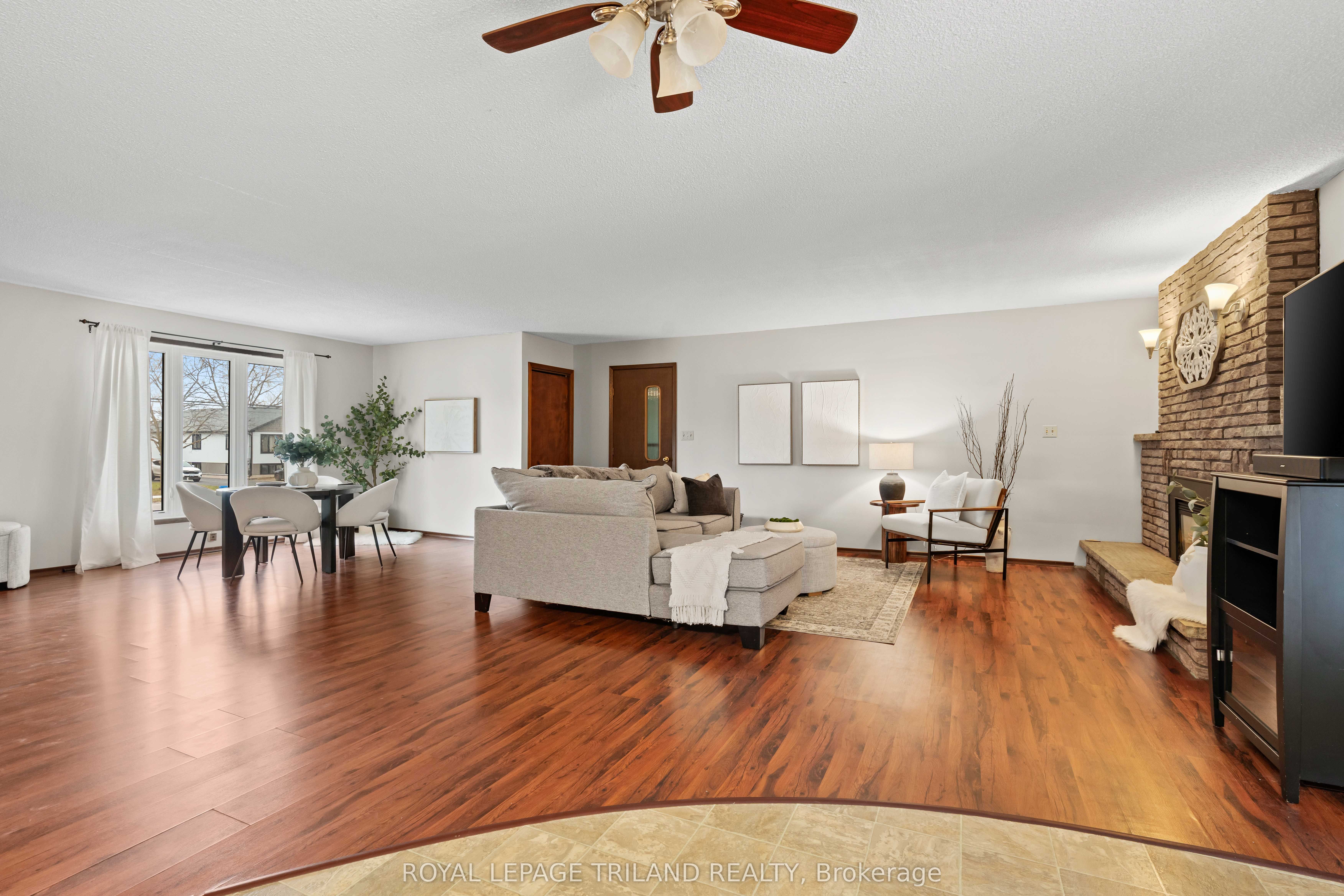 308 John Street S Property Photo 13