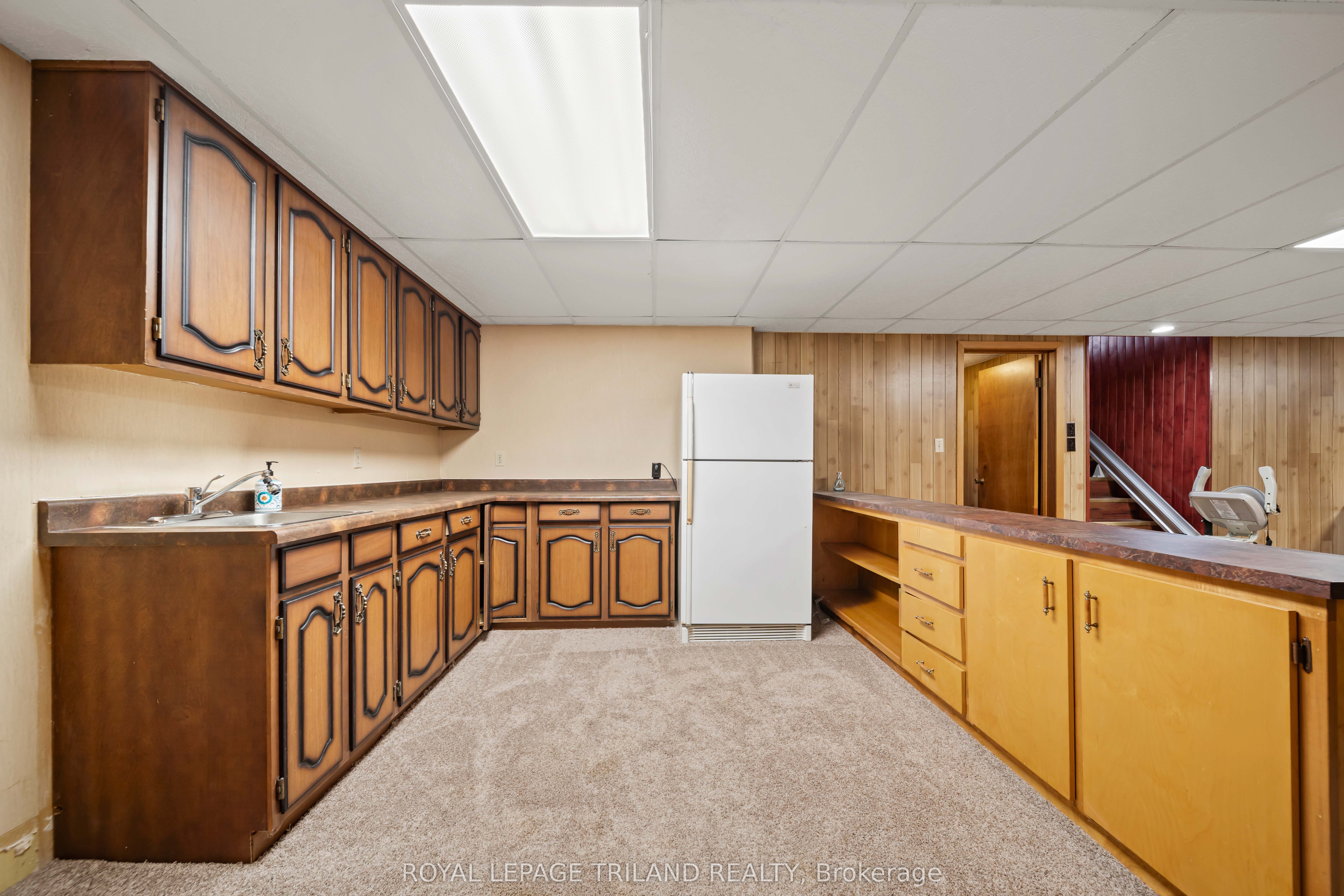 308 John Street S Property Photo 26