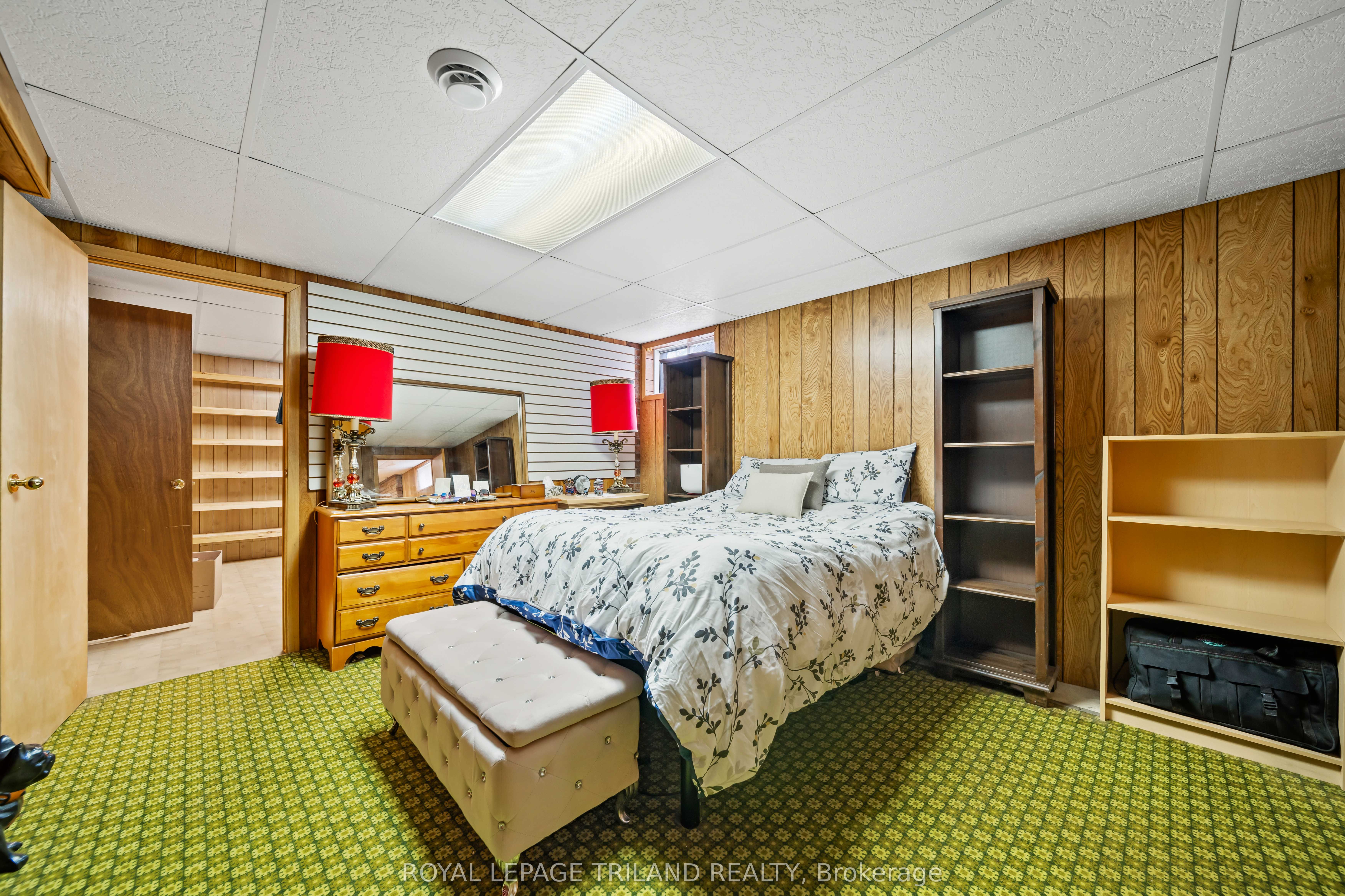 308 John Street S Property Photo 29