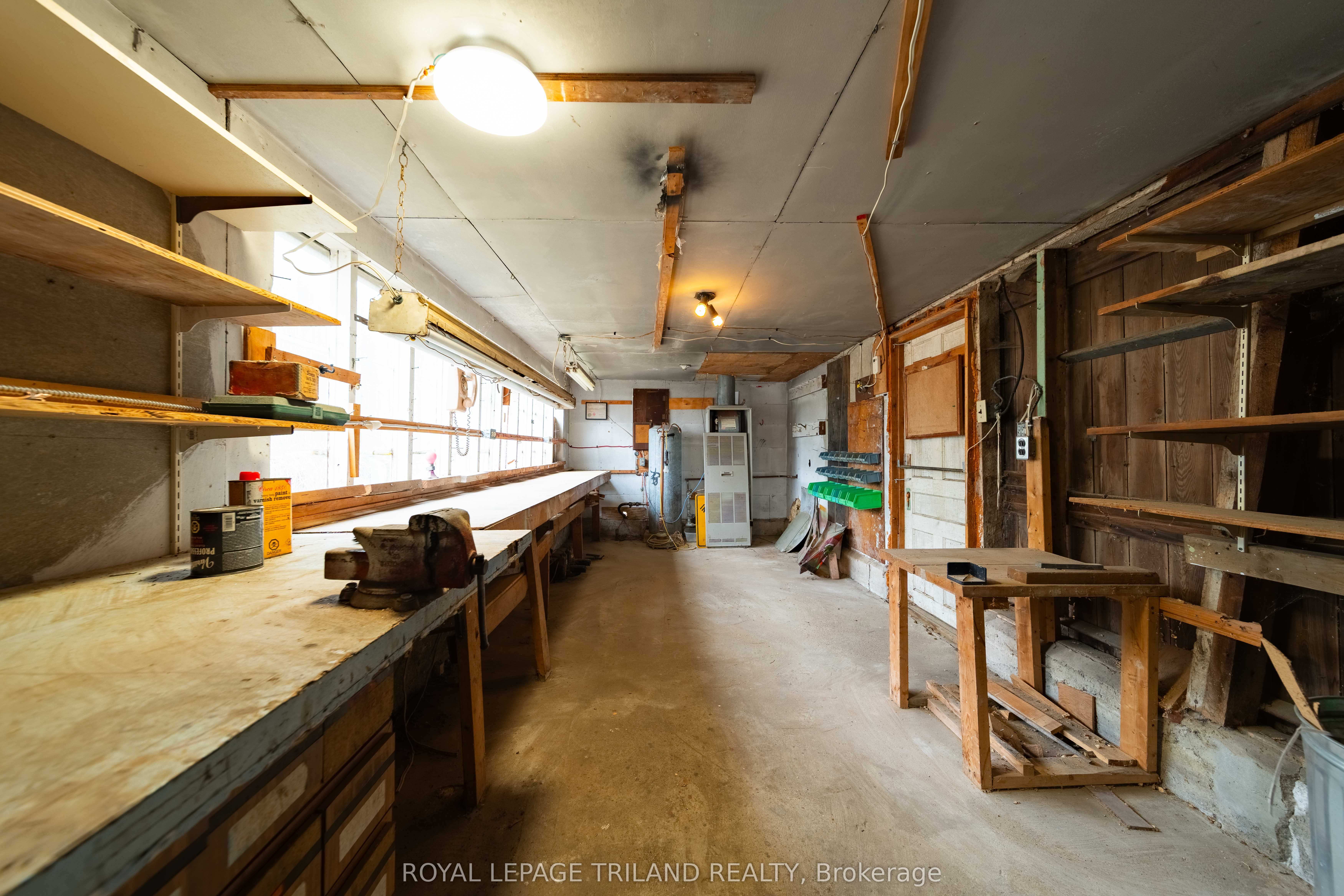 308 John Street S Property Photo 43