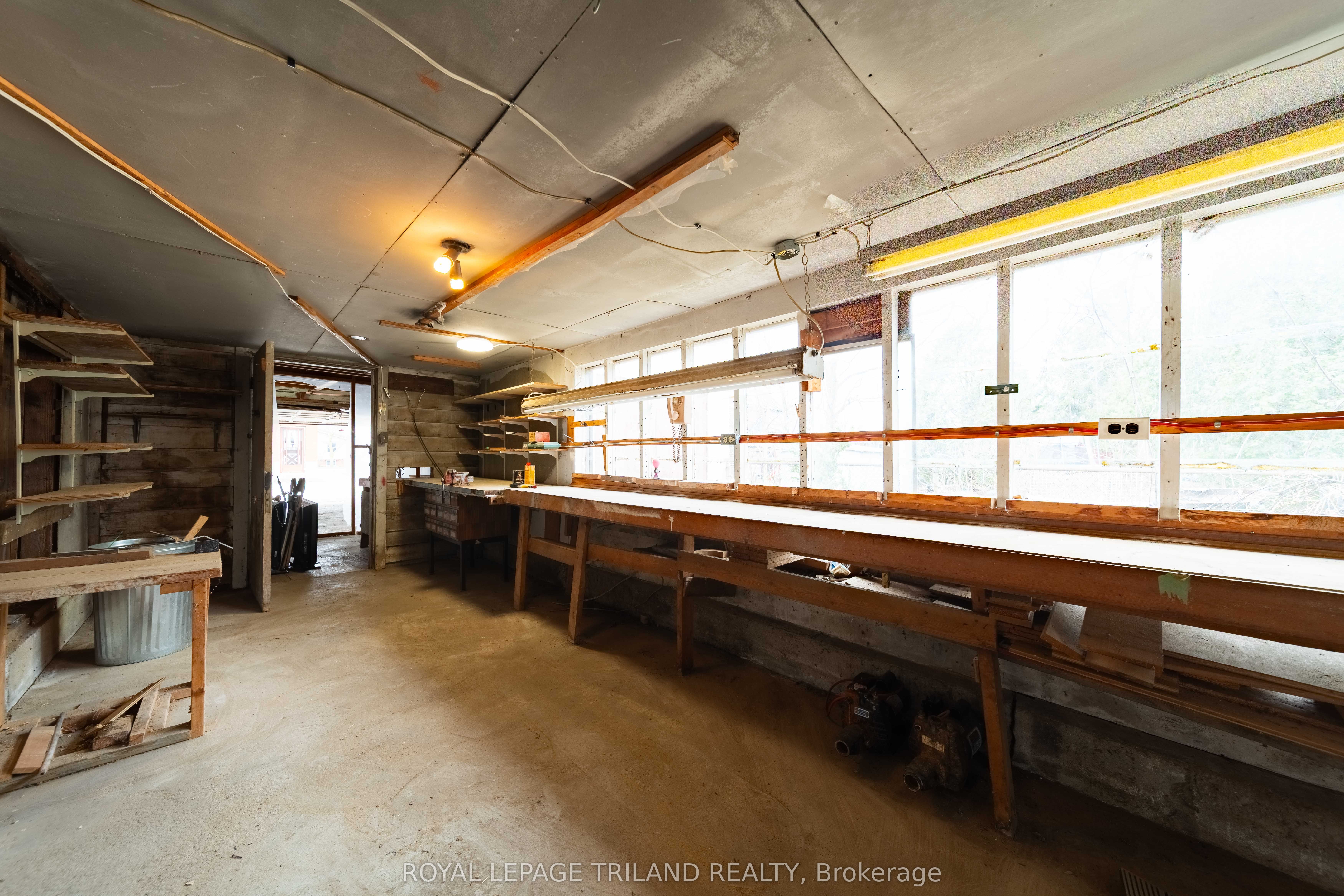 308 John Street S Property Photo 44