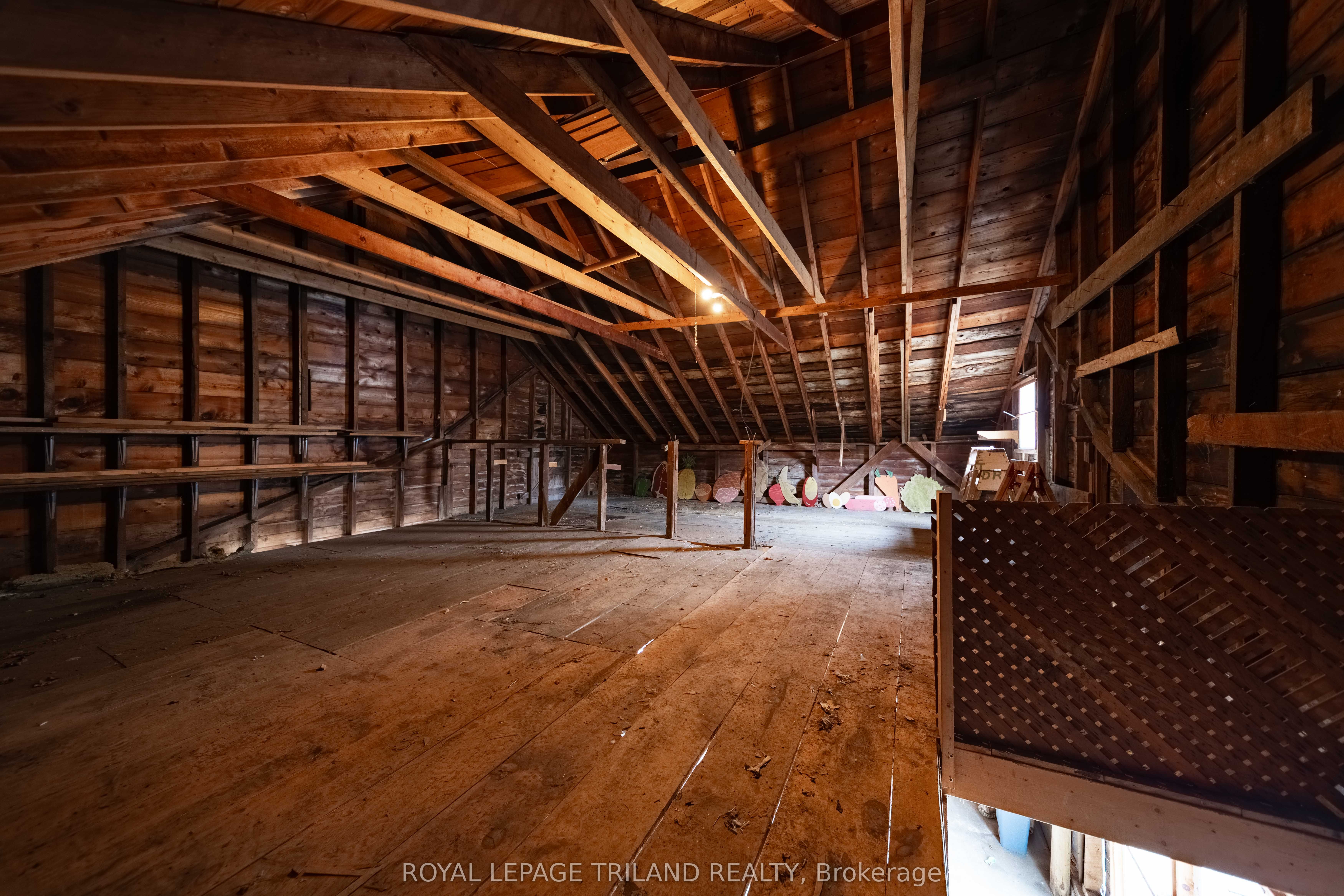 308 John Street S Property Photo 45