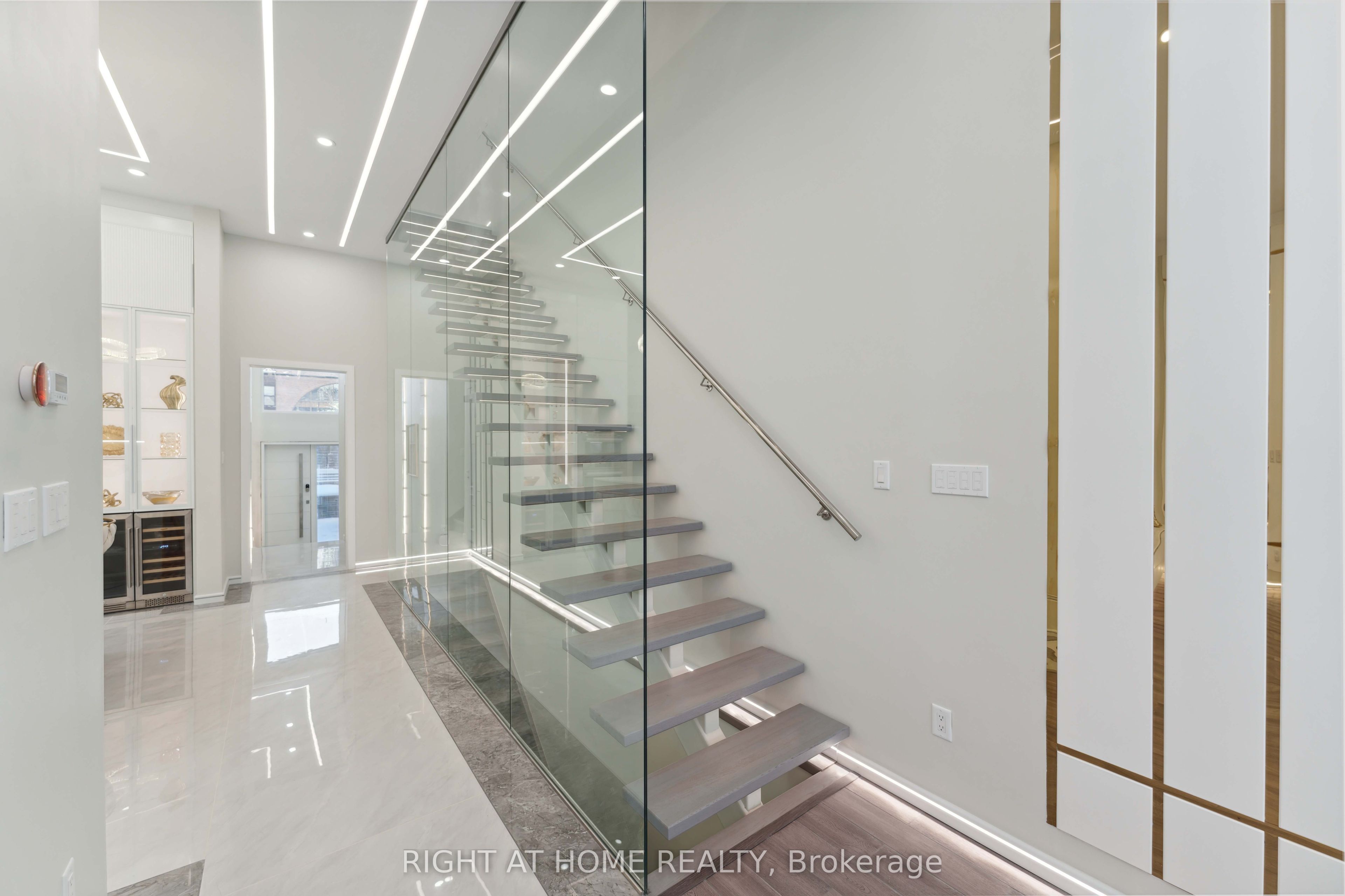 256 Northwestern Avenue Property Photo 17