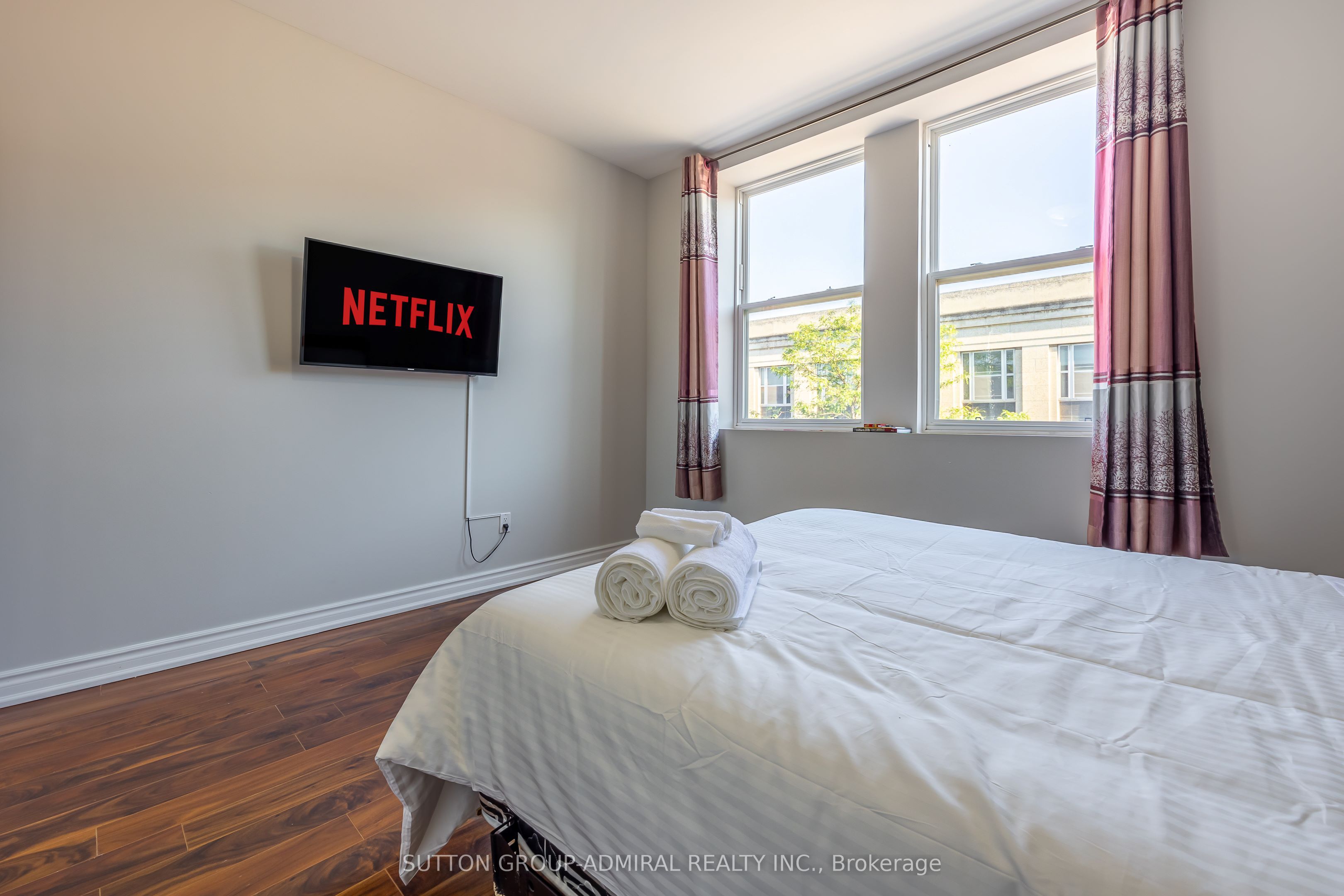 4497 Queen Street Property Photo 13