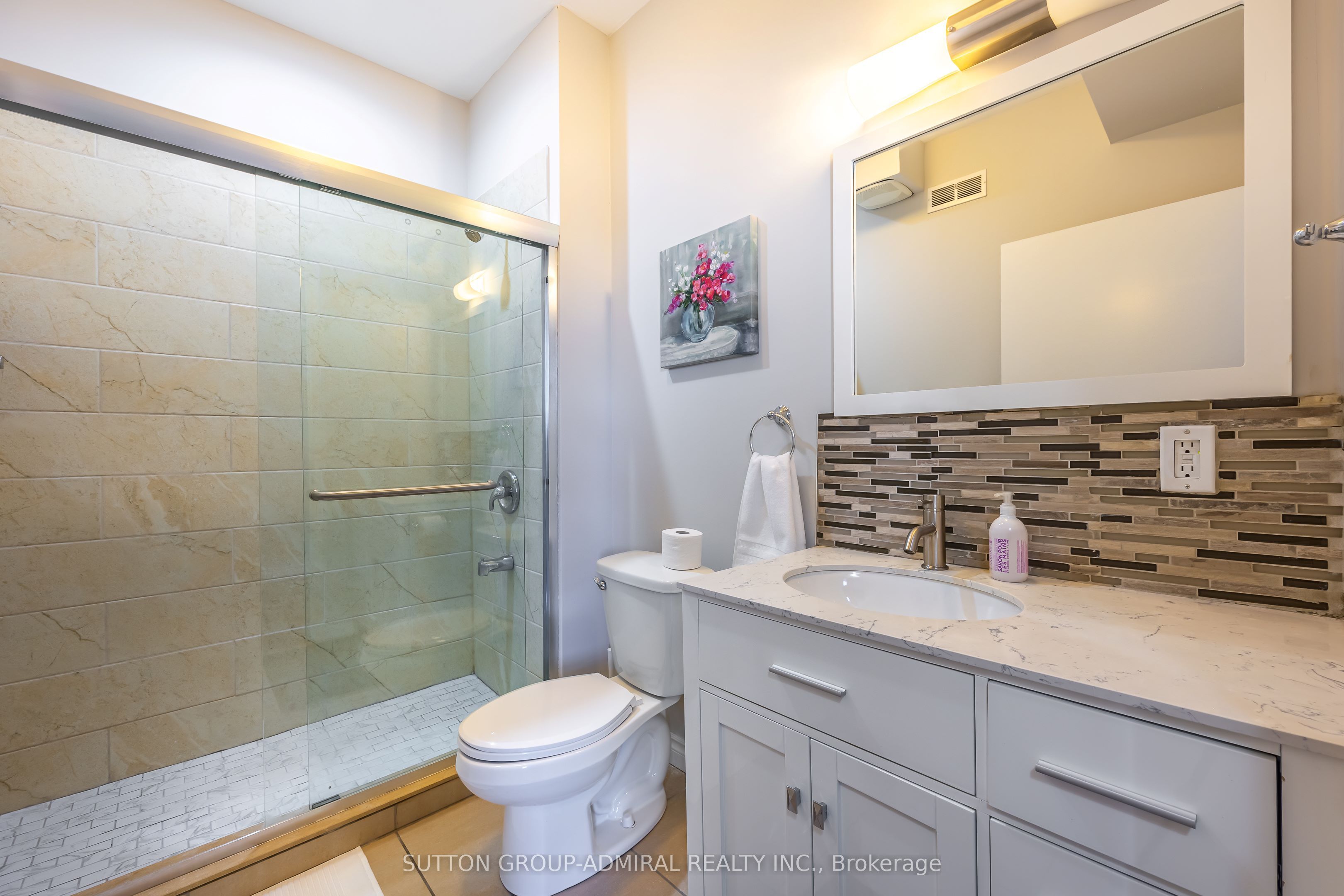 4497 Queen Street Property Photo 14