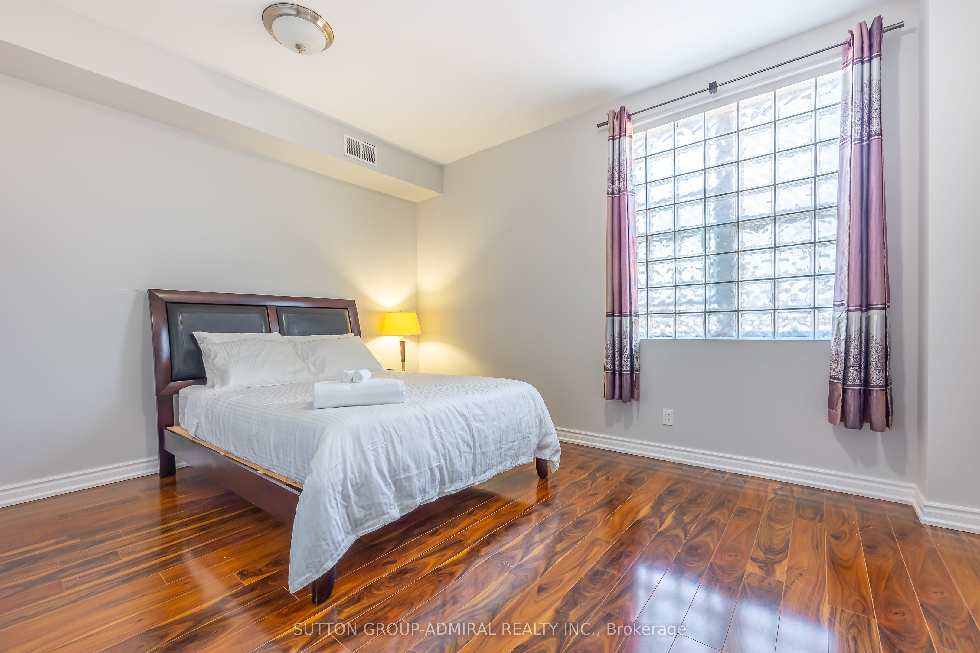 4497 Queen Street Property Photo 26