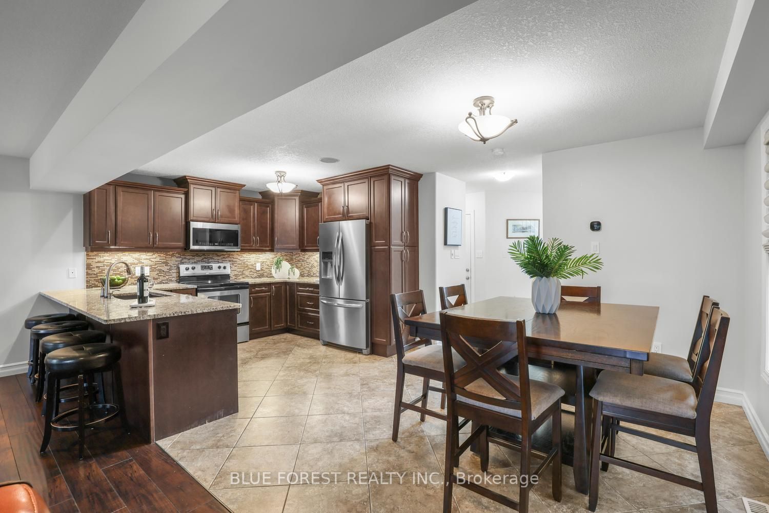 2687 Bateman Trail Property Photo 7