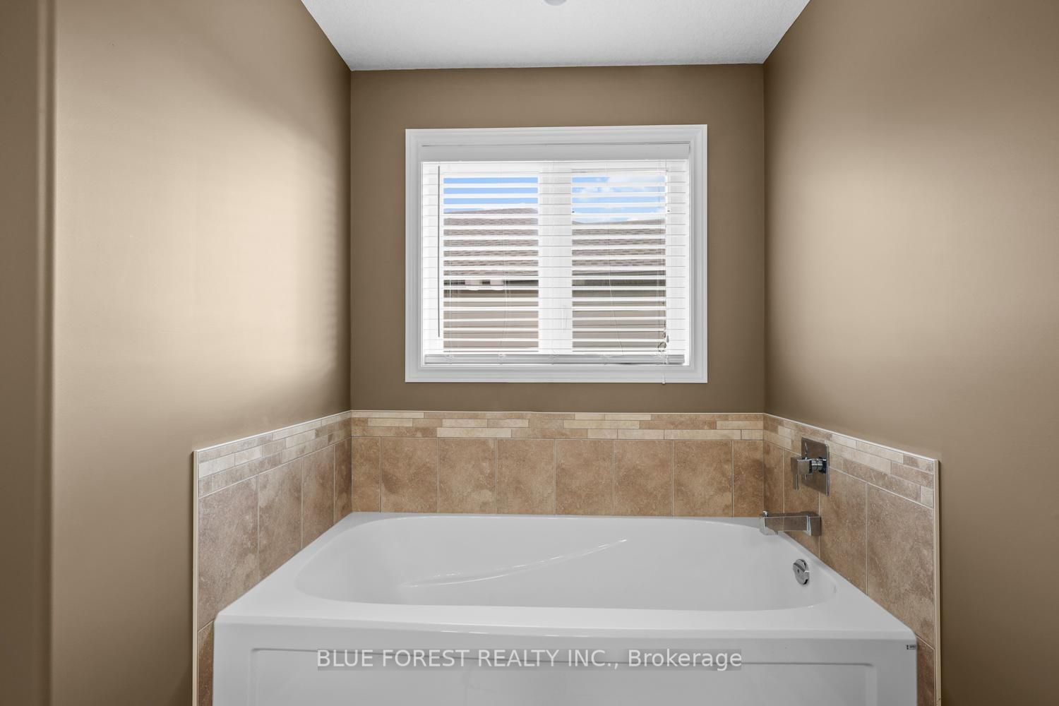2687 Bateman Trail Property Photo 24