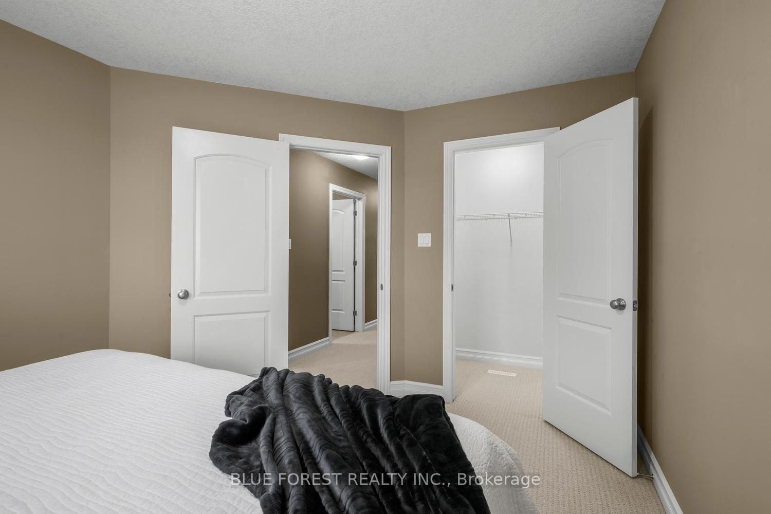 2687 Bateman Trail Property Photo 27