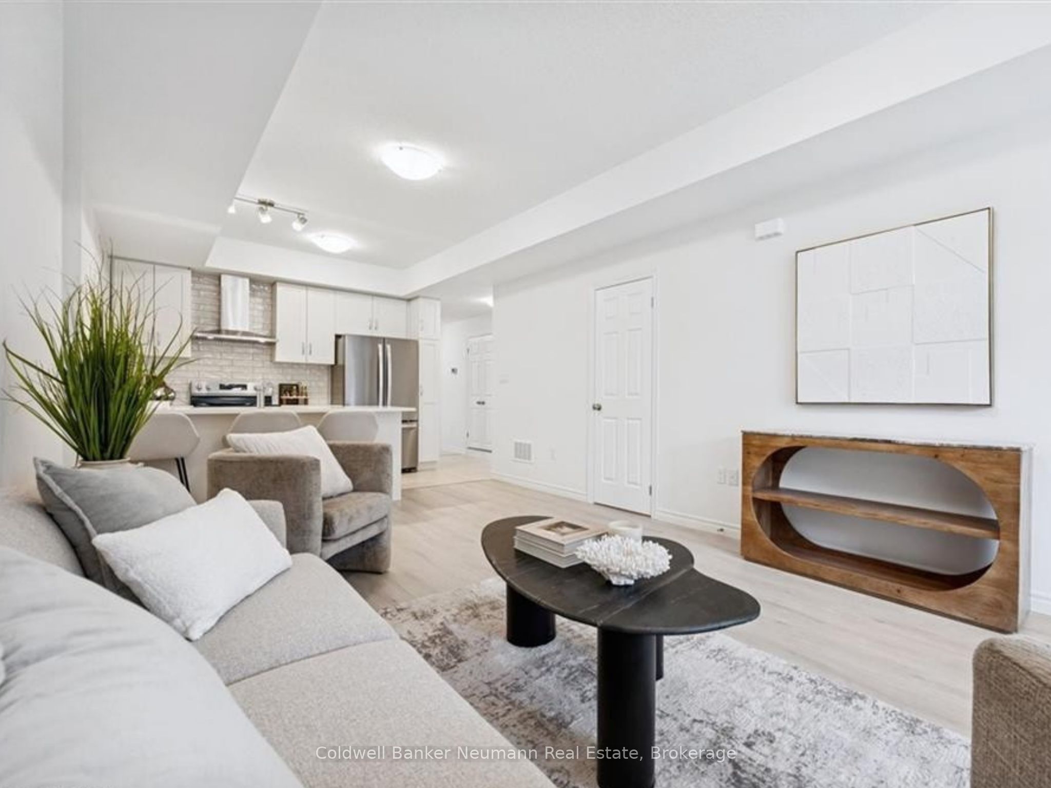 7-53 Allegro Common Property Photo 2
