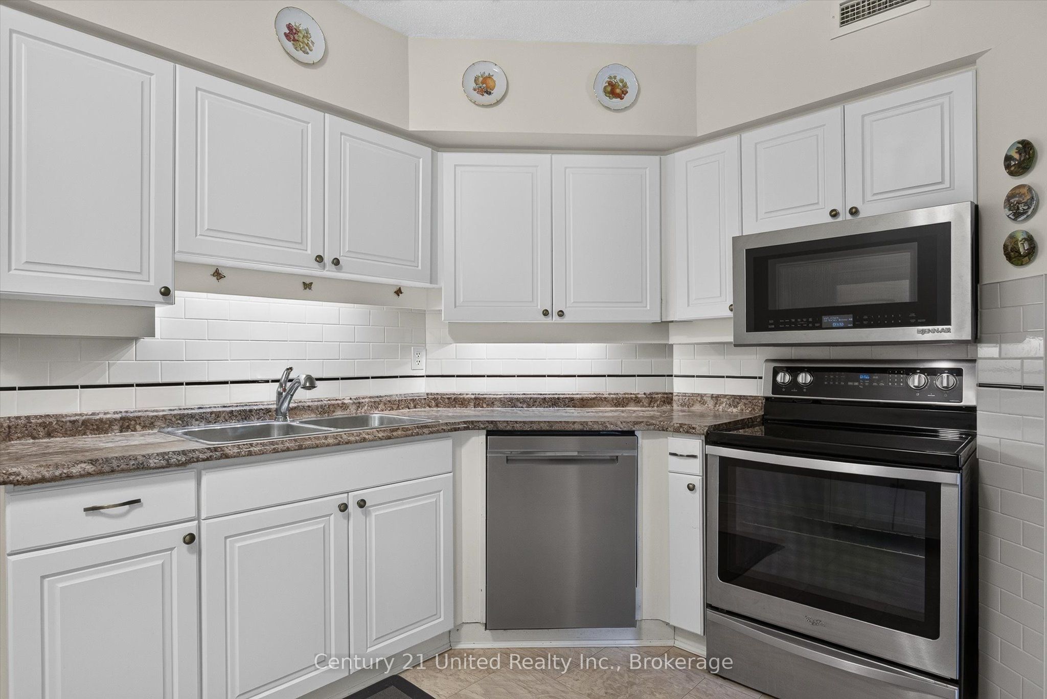 1818 Cherryhill Road 203 Property Photo 7