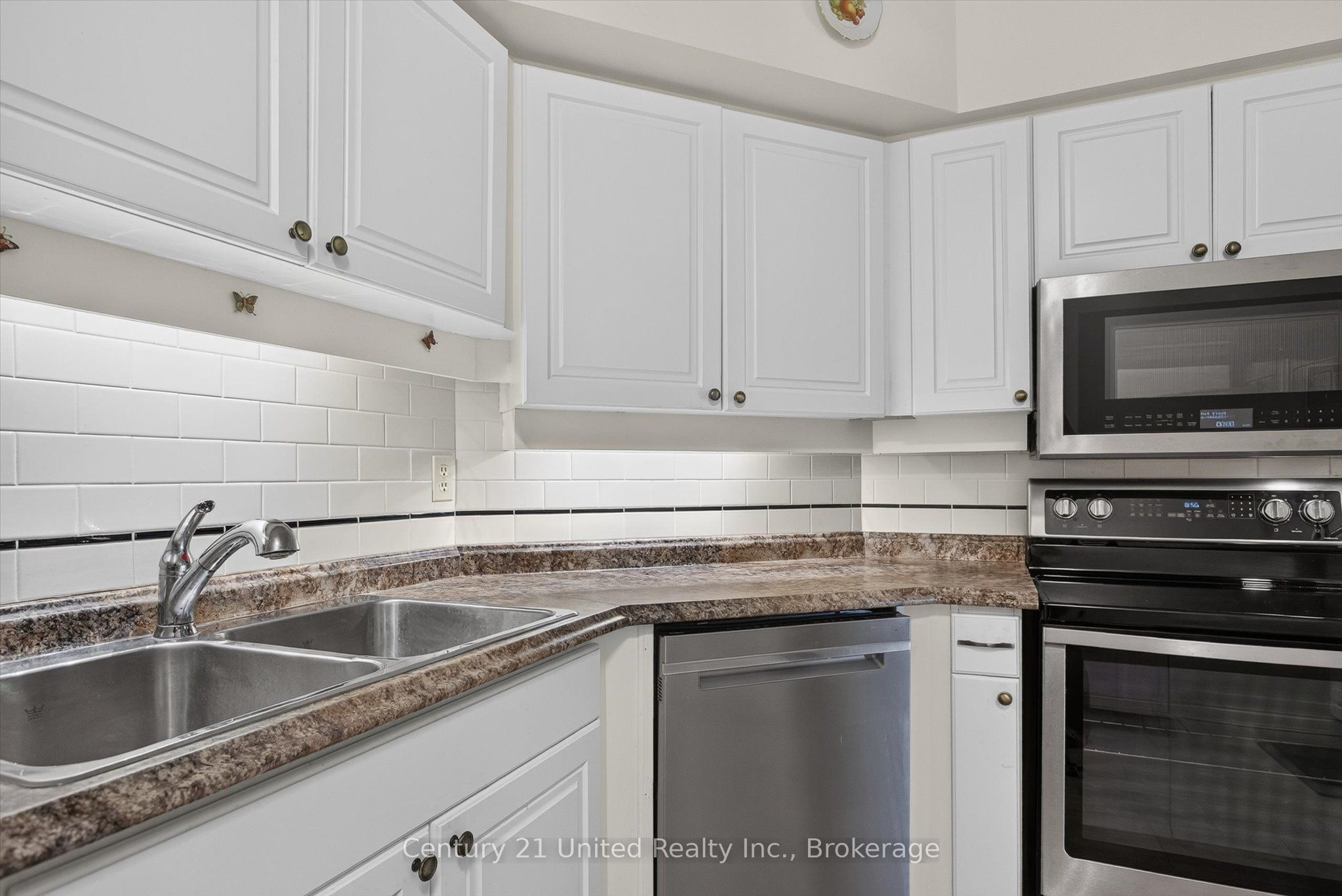 1818 Cherryhill Road 203 Property Photo 8