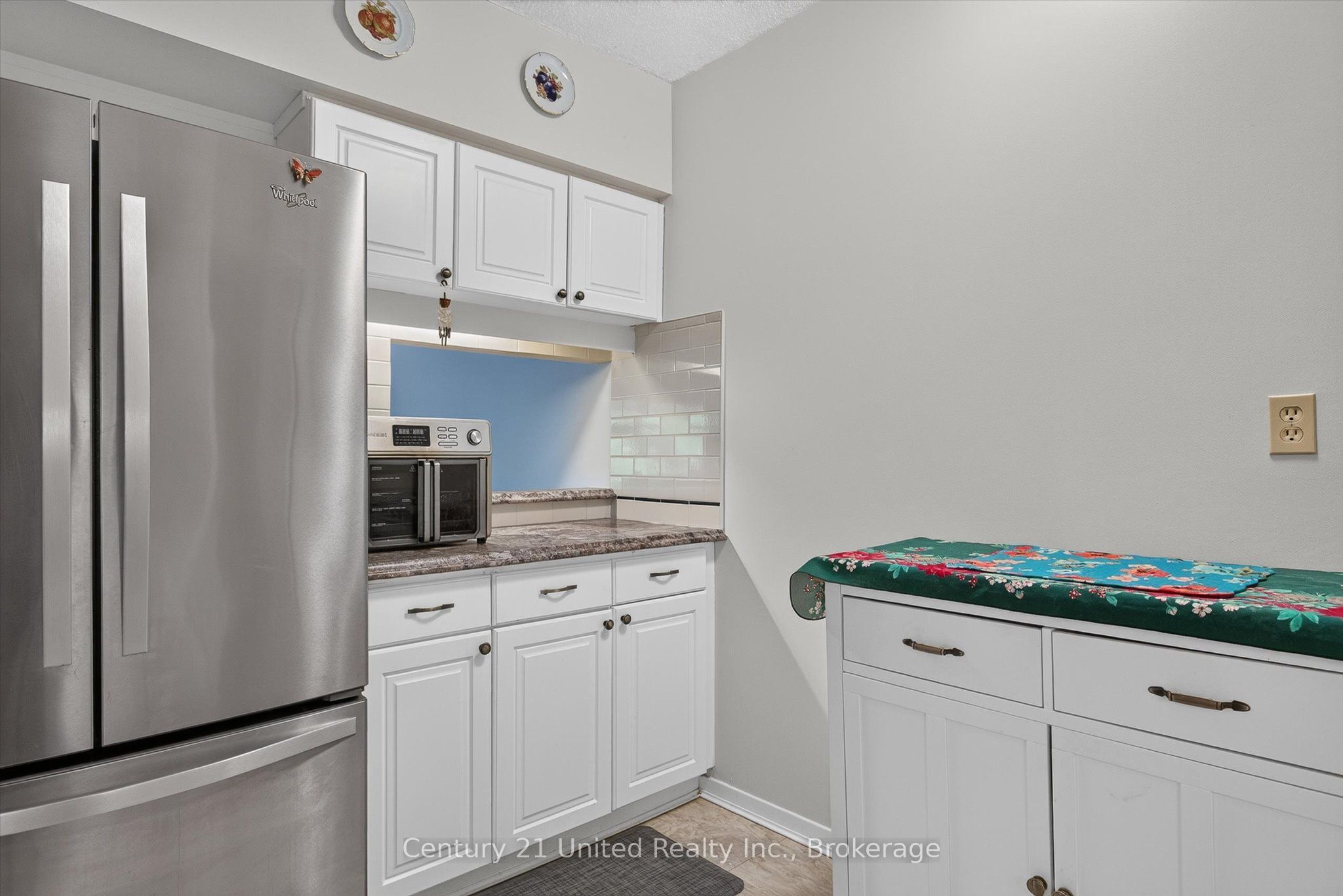 1818 Cherryhill Road 203 Property Photo 10