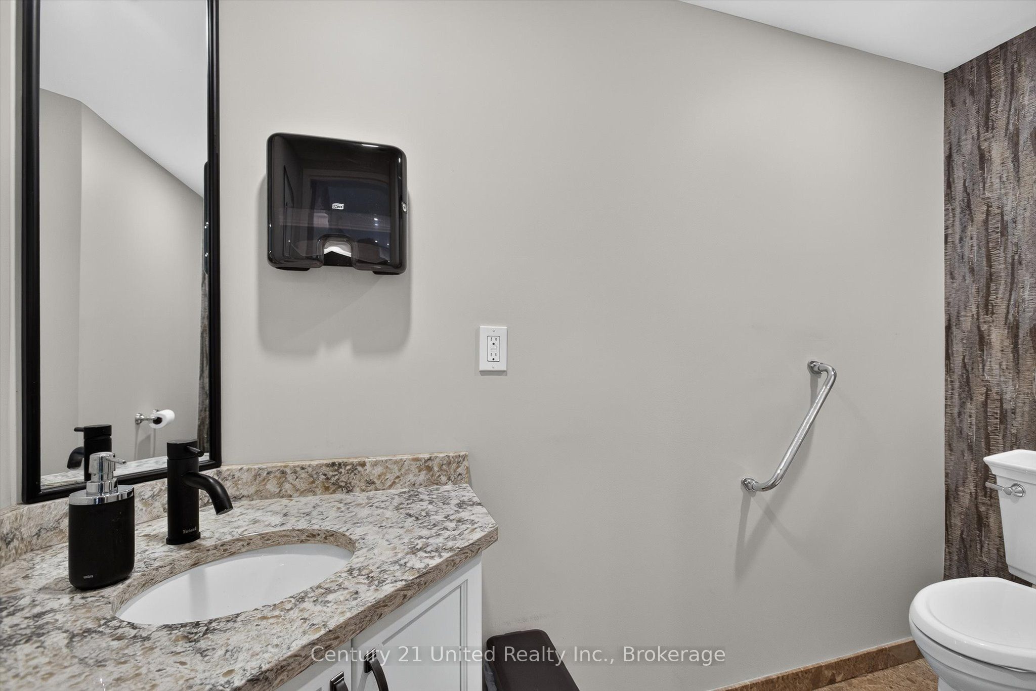 1818 Cherryhill Road 203 Property Photo 43