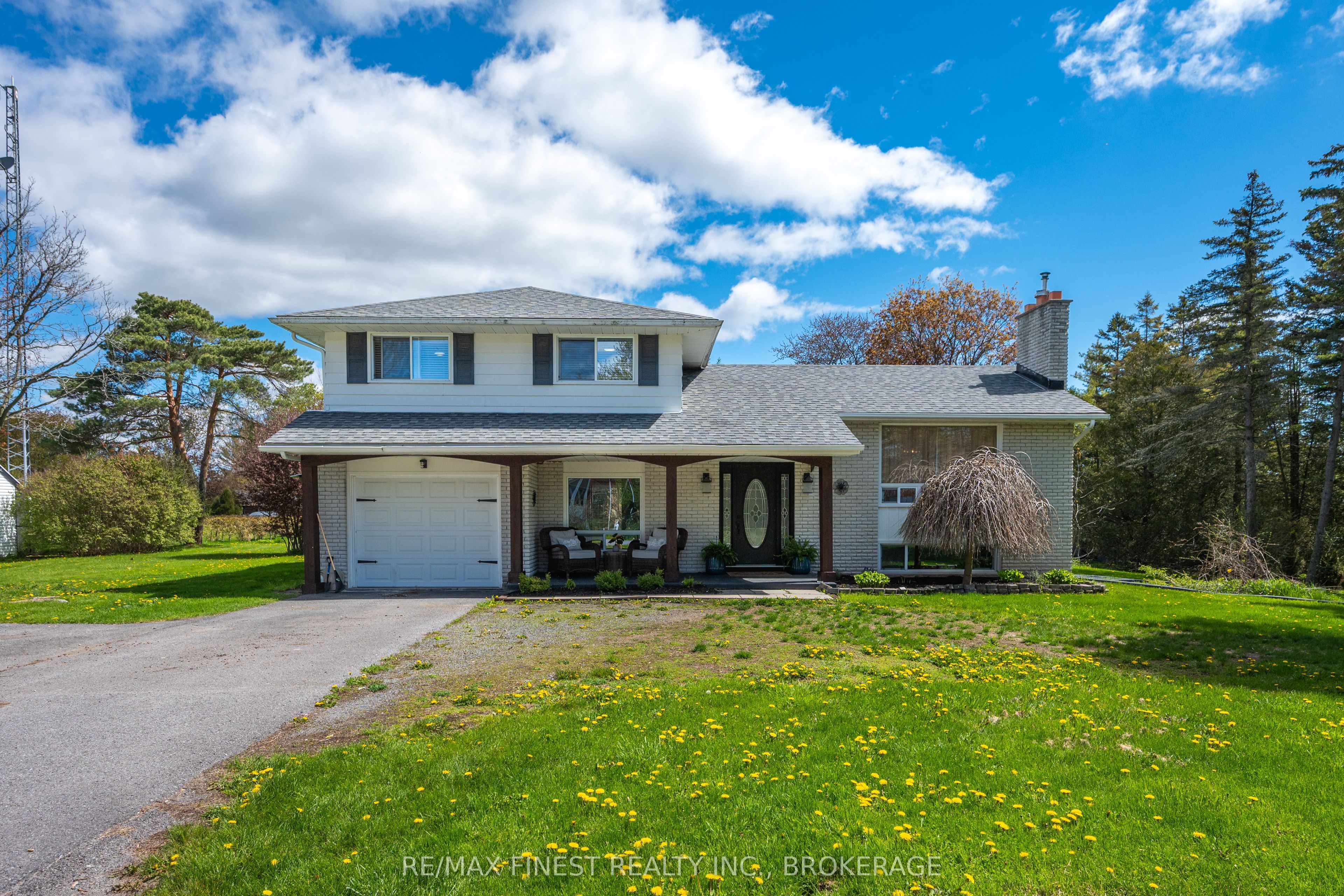 207 Meadow Crescent Property Photo 2