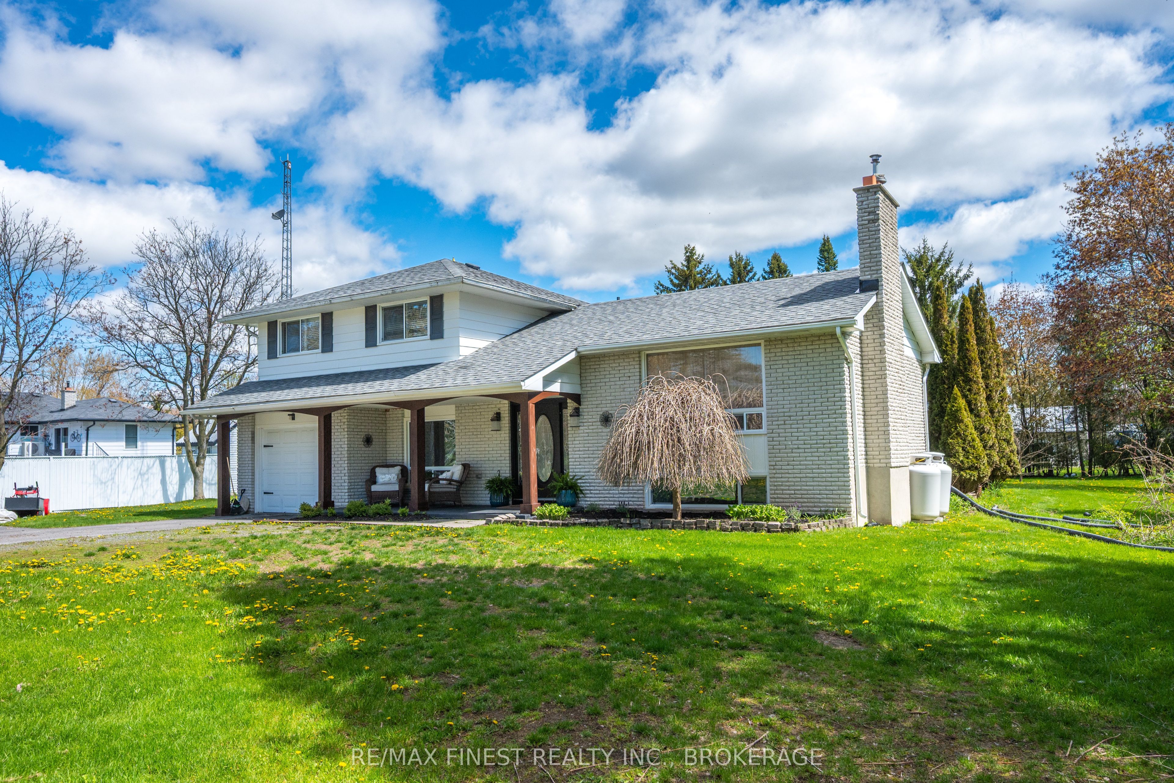 207 Meadow Crescent Property Photo 3