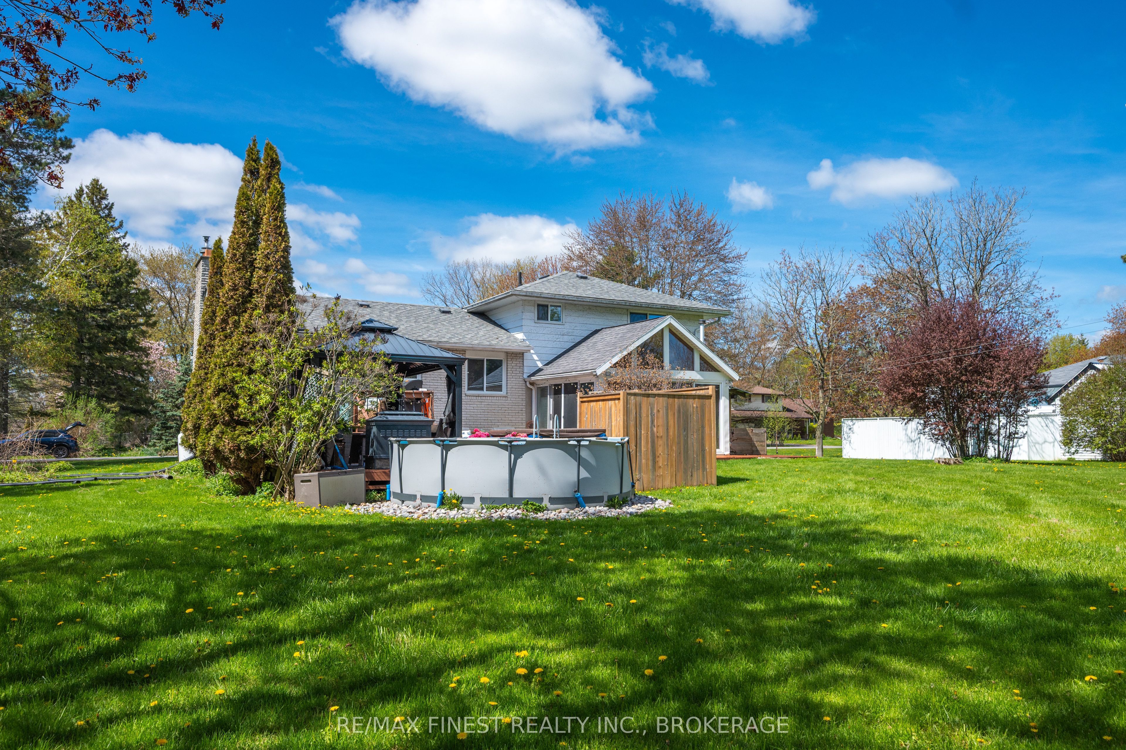 207 Meadow Crescent Property Photo 4