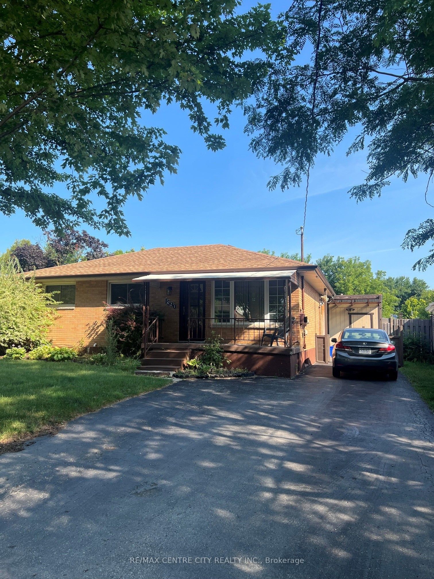 1590 Dixie Street Property Photo 1