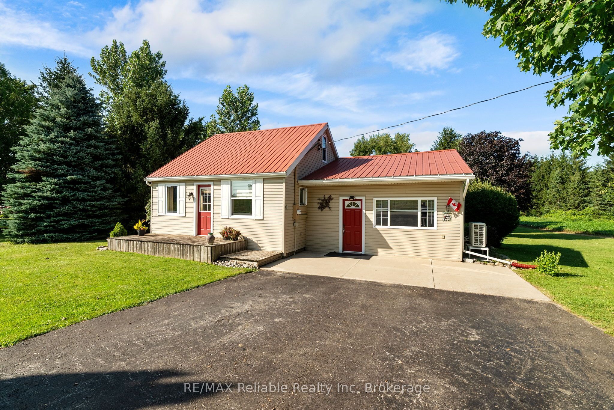 40356 Hydro Line Road Property Photo 3