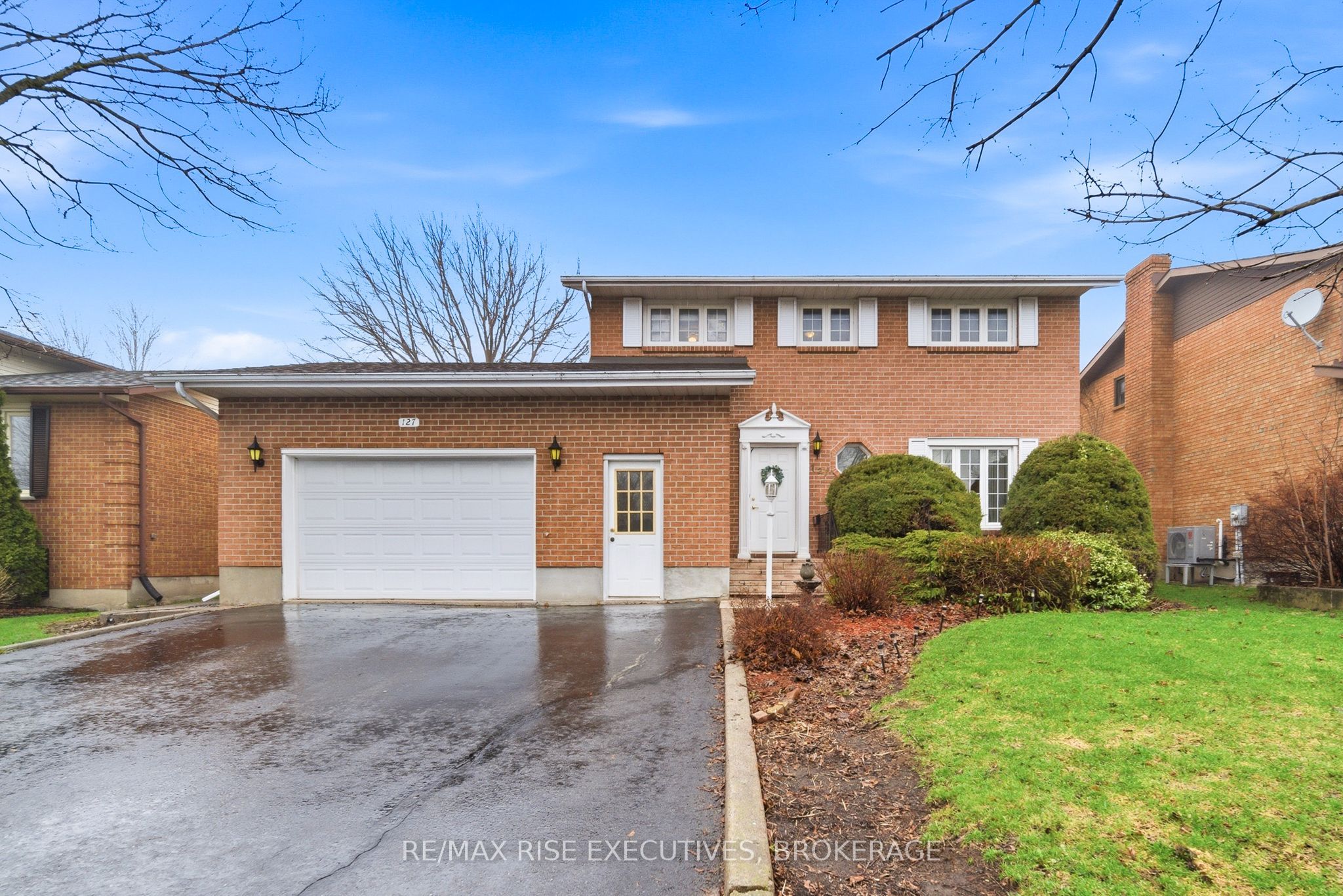 127 Nicholson Crescent Property Photo 1