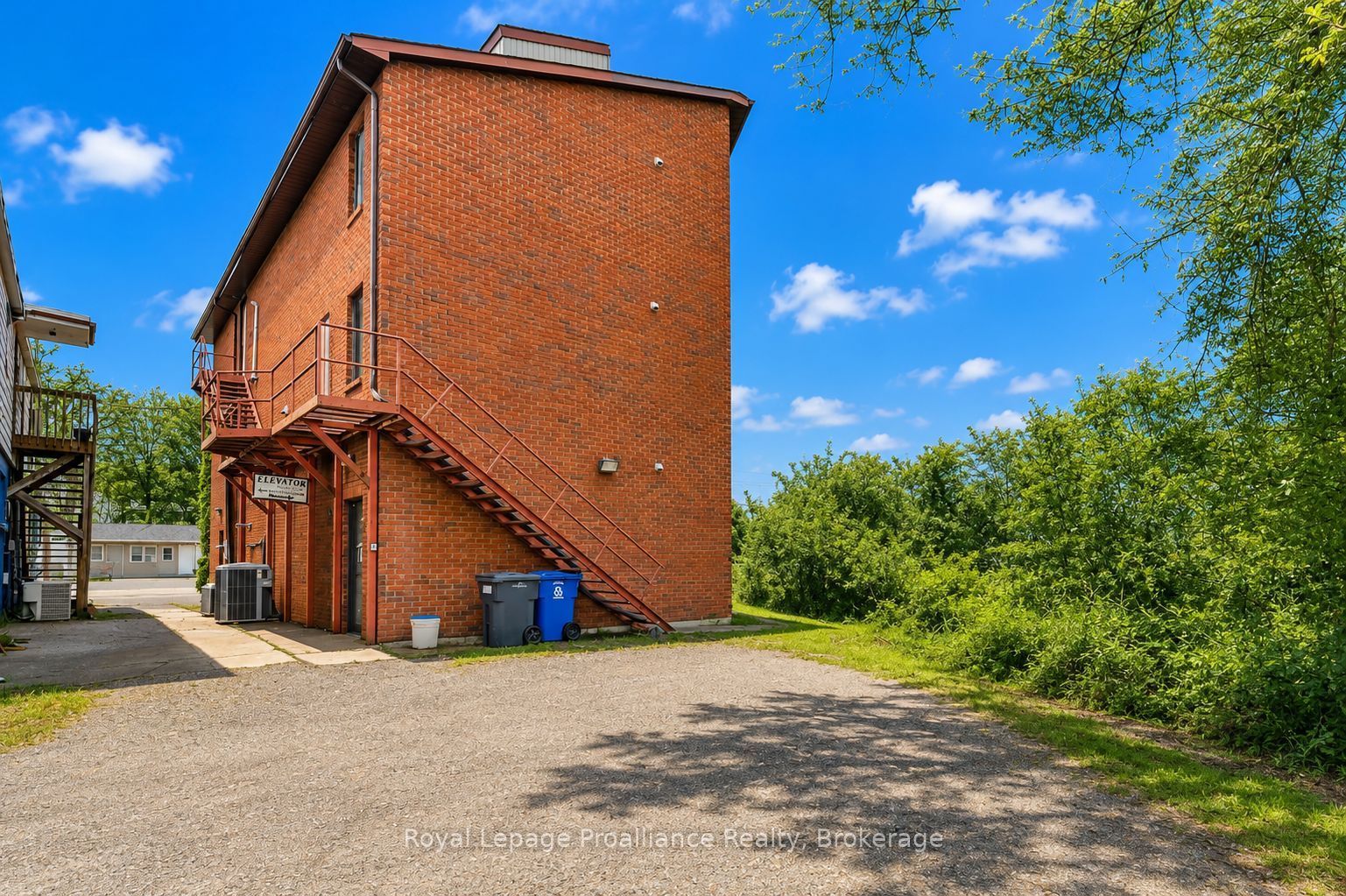 108 Russel Street Property Photo 9