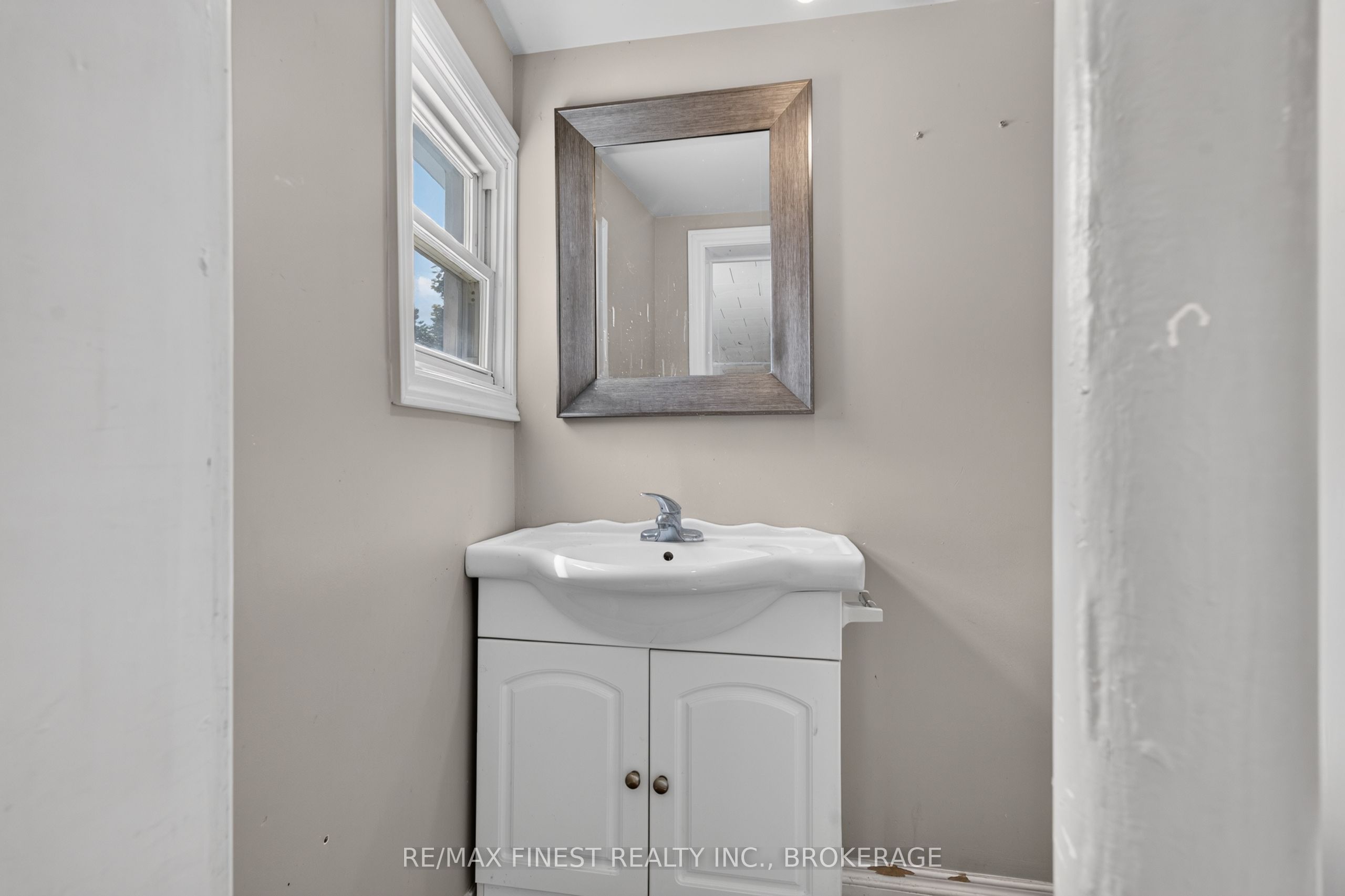 358 Johnson Street Property Photo 17