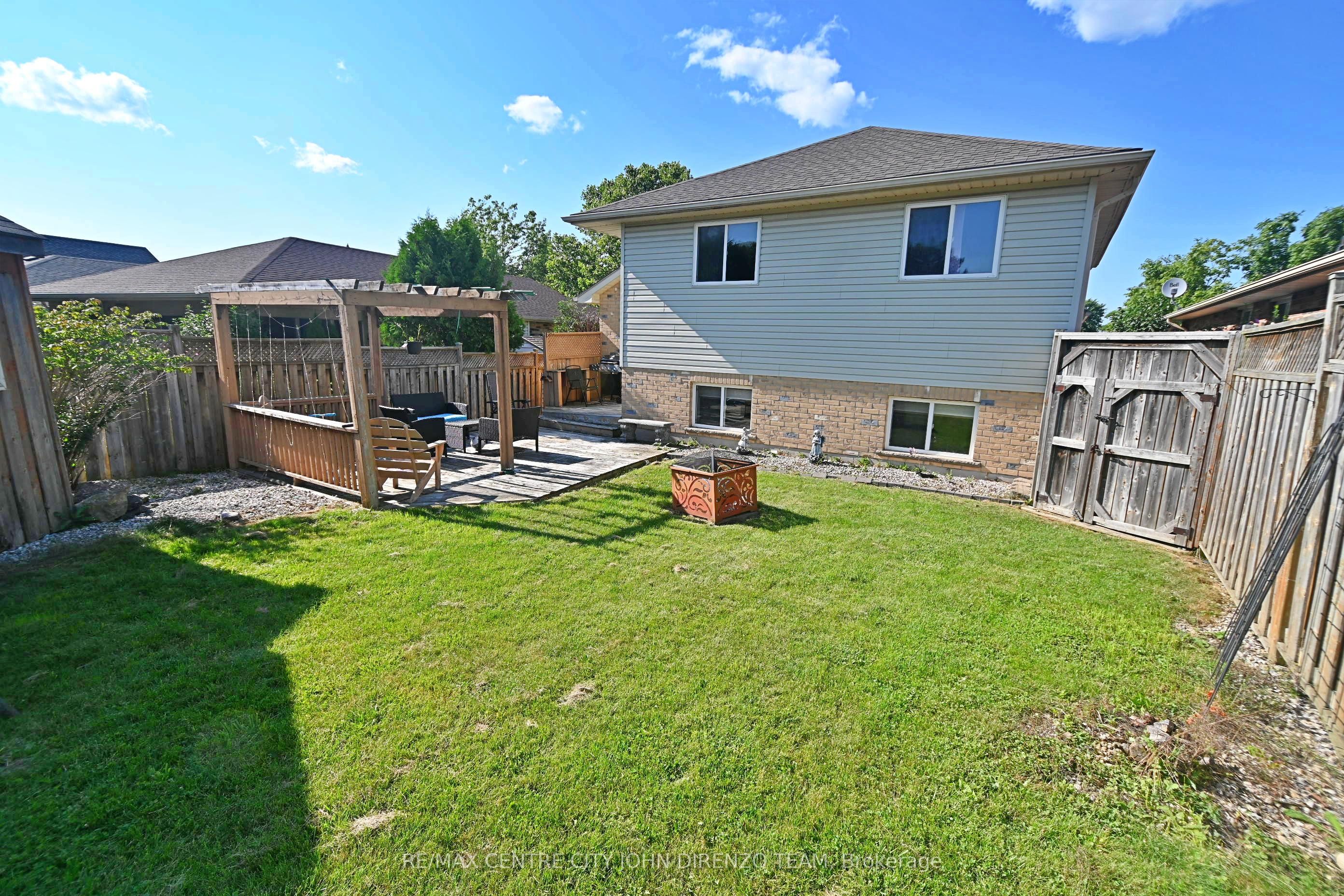 72 Axford Parkway Property Photo 27