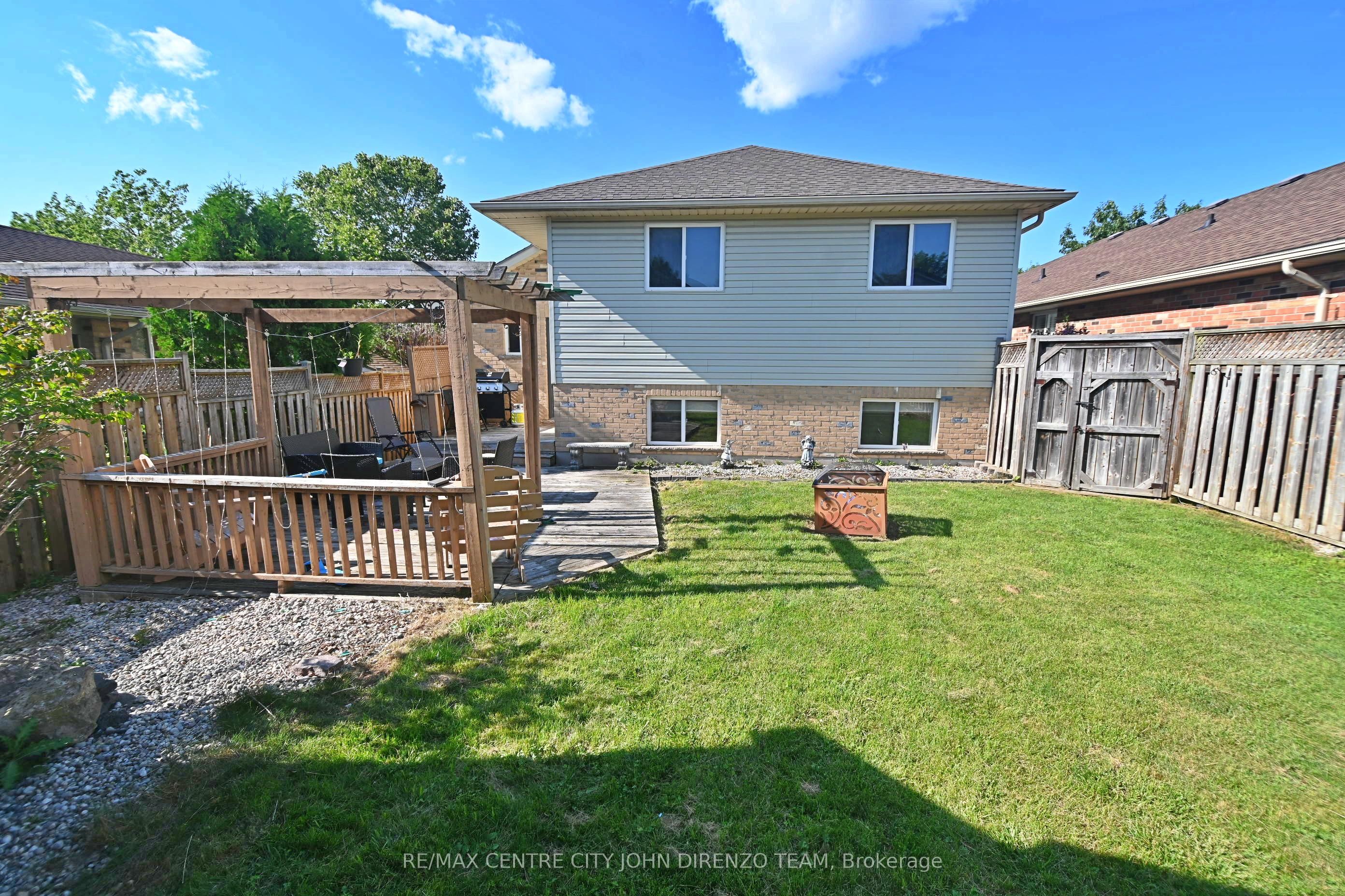 72 Axford Parkway Property Photo 31