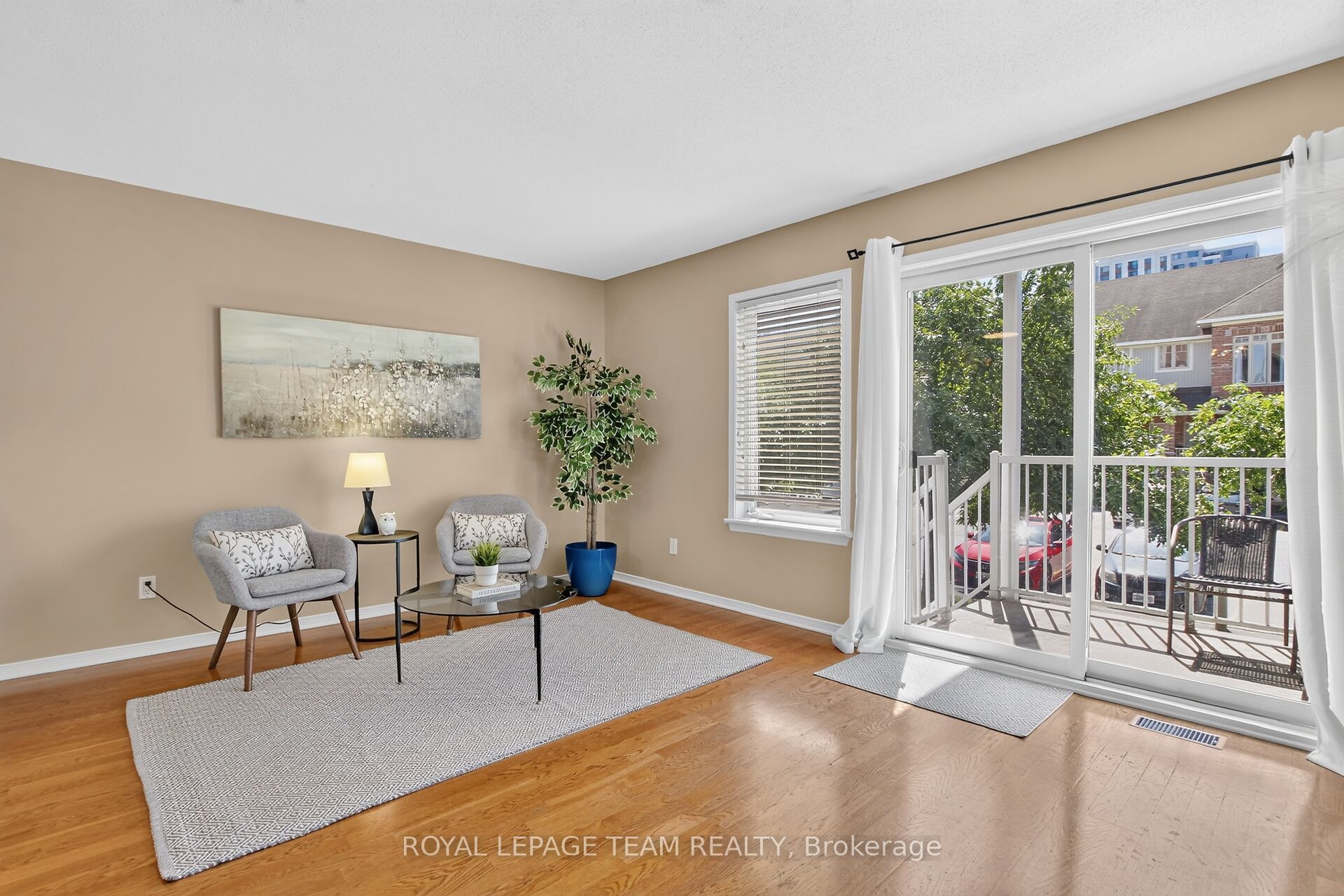 255 Deercroft Avenue Property Photo 12