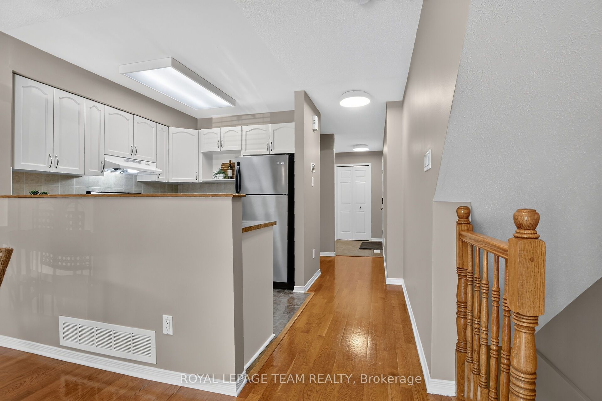255 Deercroft Avenue Property Photo 16